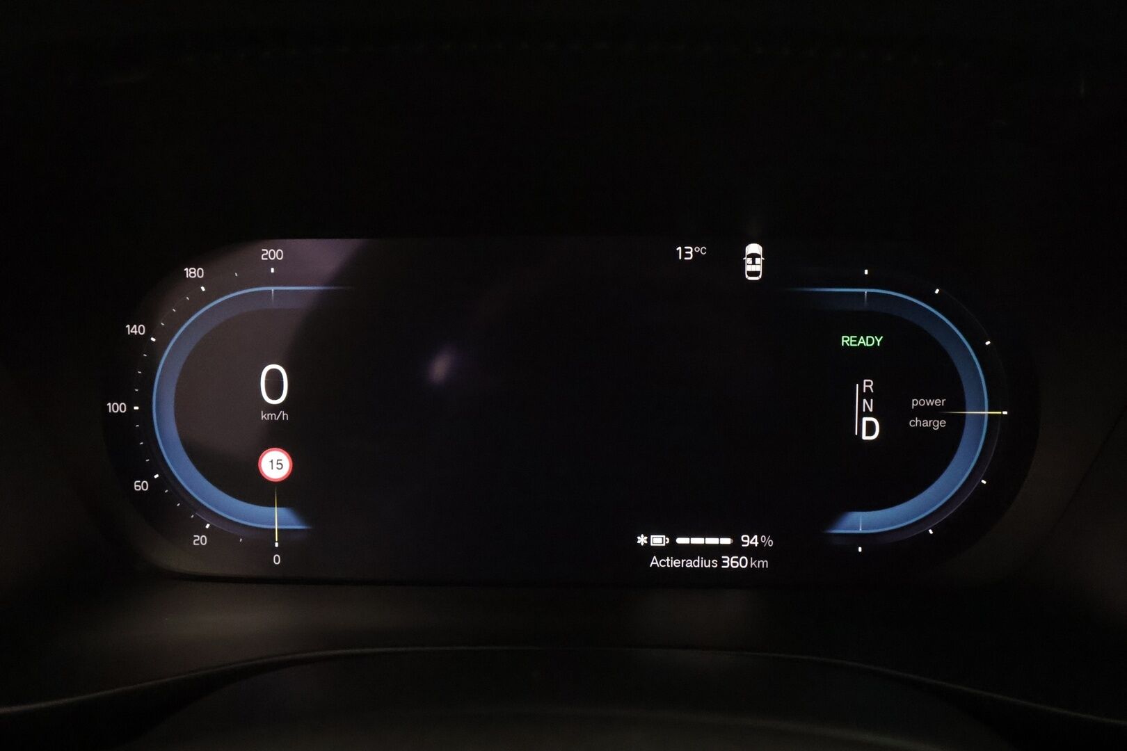 Volvo XC40 2021 P8 AWD R-Design * ACC / P.kamera / ILP / BLIS / Puolinahat / Sähköluukku / Keyless / Navi / LED * - Lämpöpumppu / Akku kuntotarkastettu / Cross Traffic Alert 