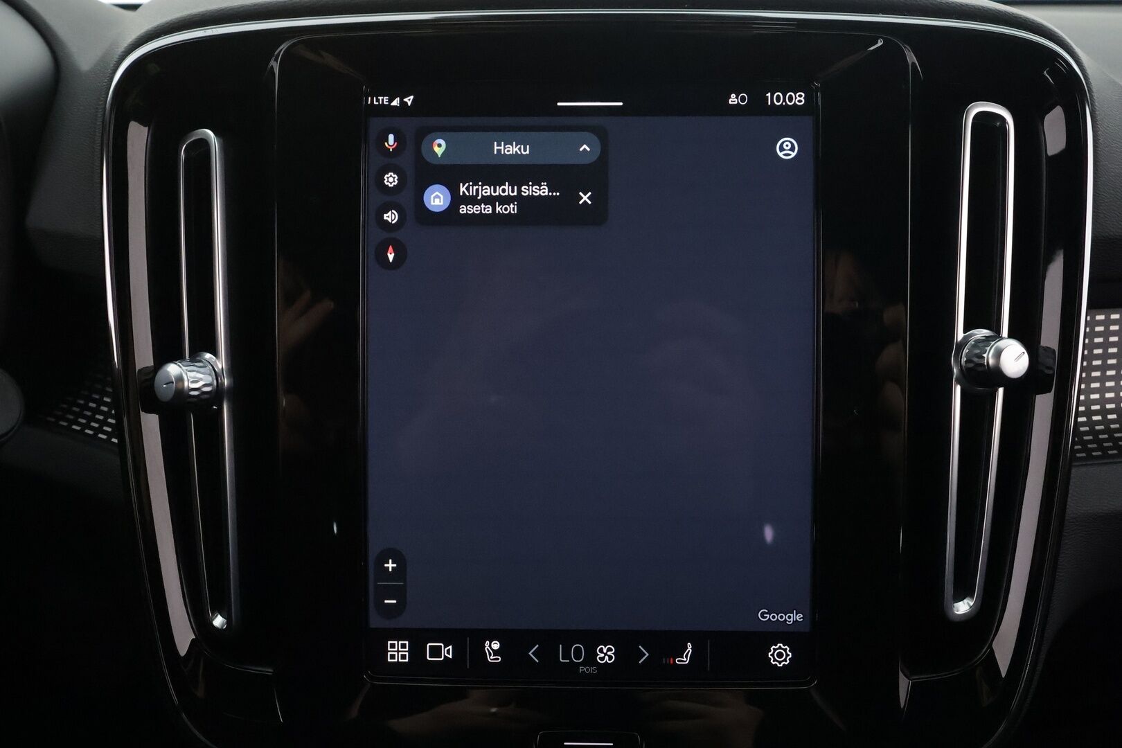 Volvo XC40 2021 P8 AWD R-Design * ACC / P.kamera / ILP / BLIS / Puolinahat / Sähköluukku / Keyless / Navi / LED * - Lämpöpumppu / Akku kuntotarkastettu / Cross Traffic Alert 