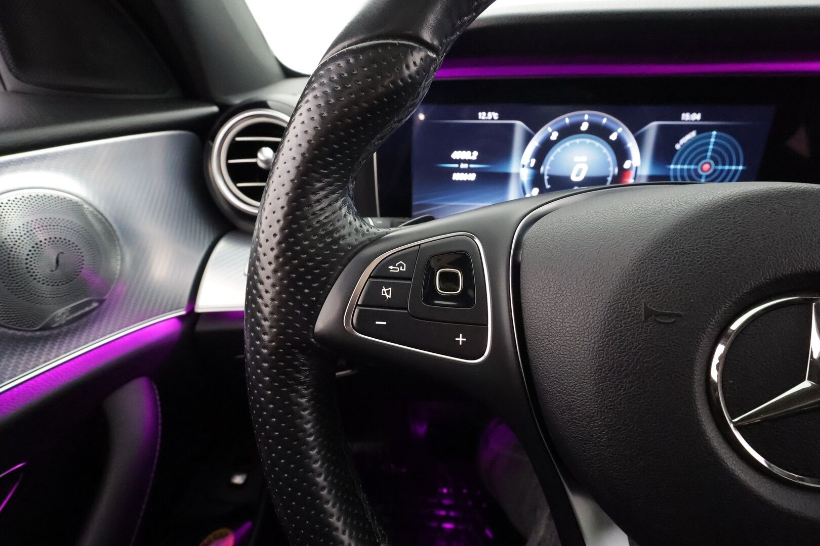 MERCEDES-BENZ E 2018 220 d 4Matic A All-Terrain * Webasto / Burmester / Panorama / 360° / Koukku / Multibeam / Widescreen / HUD / Airmatic * - Hieno All-terrain Huippukamoilla! Ilma-Alusta! - HULLUT AVAJAISHULINAT KORKOTARJOUS 3,29 %