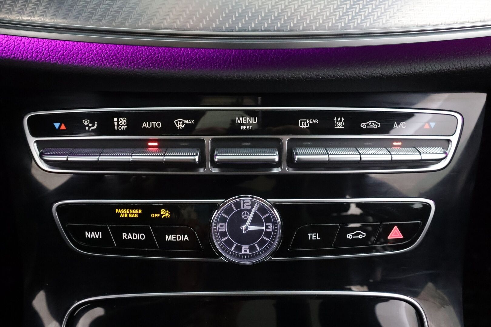 MERCEDES-BENZ E 2018 220 d 4Matic A All-Terrain - Webasto | Burmester | Panorama | 360° | Koukku | Multibeam | Widescreen  HUD | Airmatic