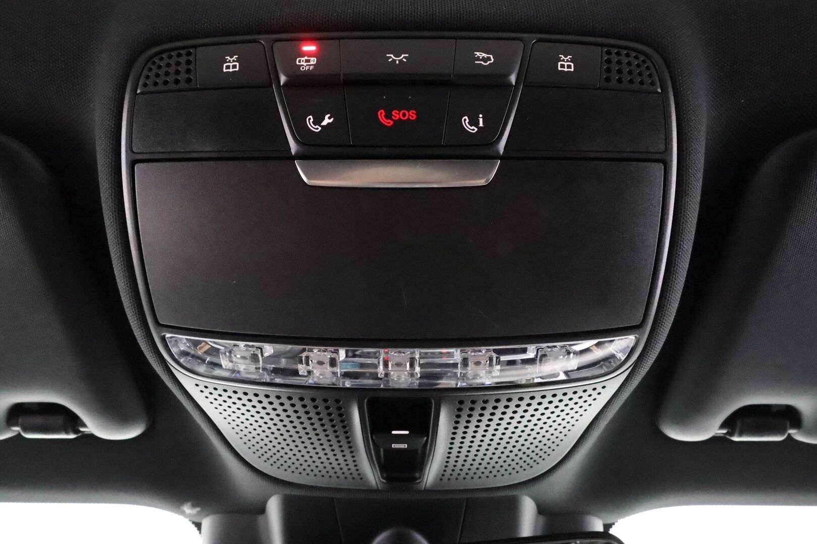 MERCEDES-BENZ E 2018 220 d 4Matic A All-Terrain * Webasto / Burmester / Panorama / 360° / Koukku / Multibeam / Widescreen / HUD / Airmatic * - Hieno All-terrain Huippukamoilla! Ilma-Alusta! - HULLUT AVAJAISHULINAT KORKOTARJOUS 3,29 %