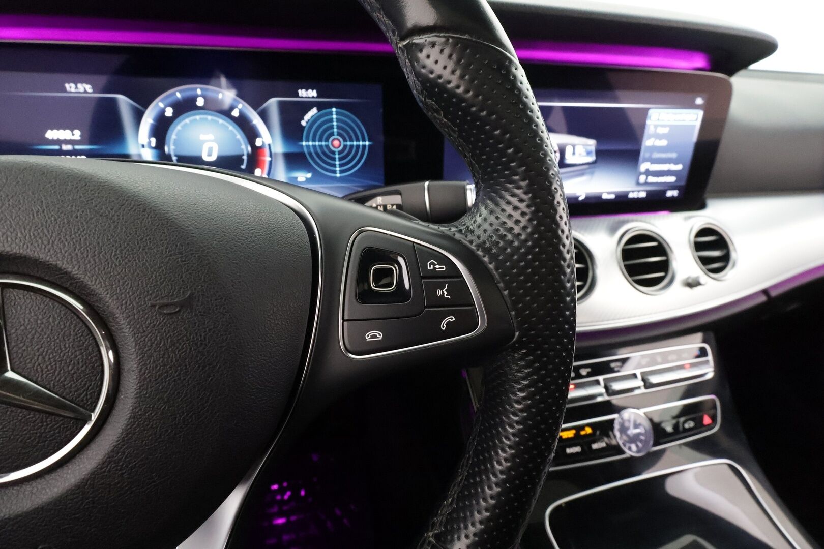 MERCEDES-BENZ E 2018 220 d 4Matic A All-Terrain * Burmester / Panorama / 360° / Koukku / Multibeam / Widescreen / Webasto / HUD / Airmatic * - Huippuvarusteet