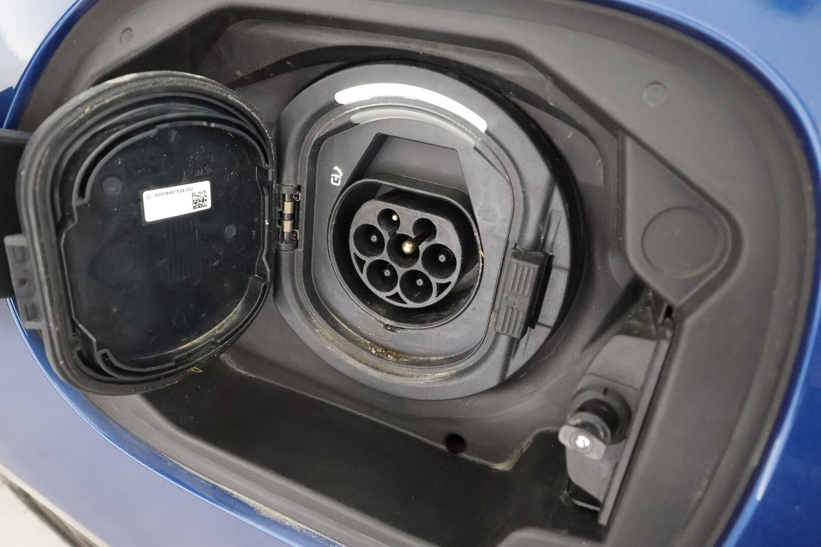 MERCEDES-BENZ C 2023 300e AMG * Distronic+ / HUD / Midline / P.kamera / IHC / Koukku / Navi / Sporttipenkit / Sähköluukku / Night-paketti * - KATSO MIHIN RAHAAN Facelift! / SOH 95.9% / Viimeisin huolto 72tkm! - HULLUT AVAJAISHULINAT KORKOTARJOUS 3,29 %