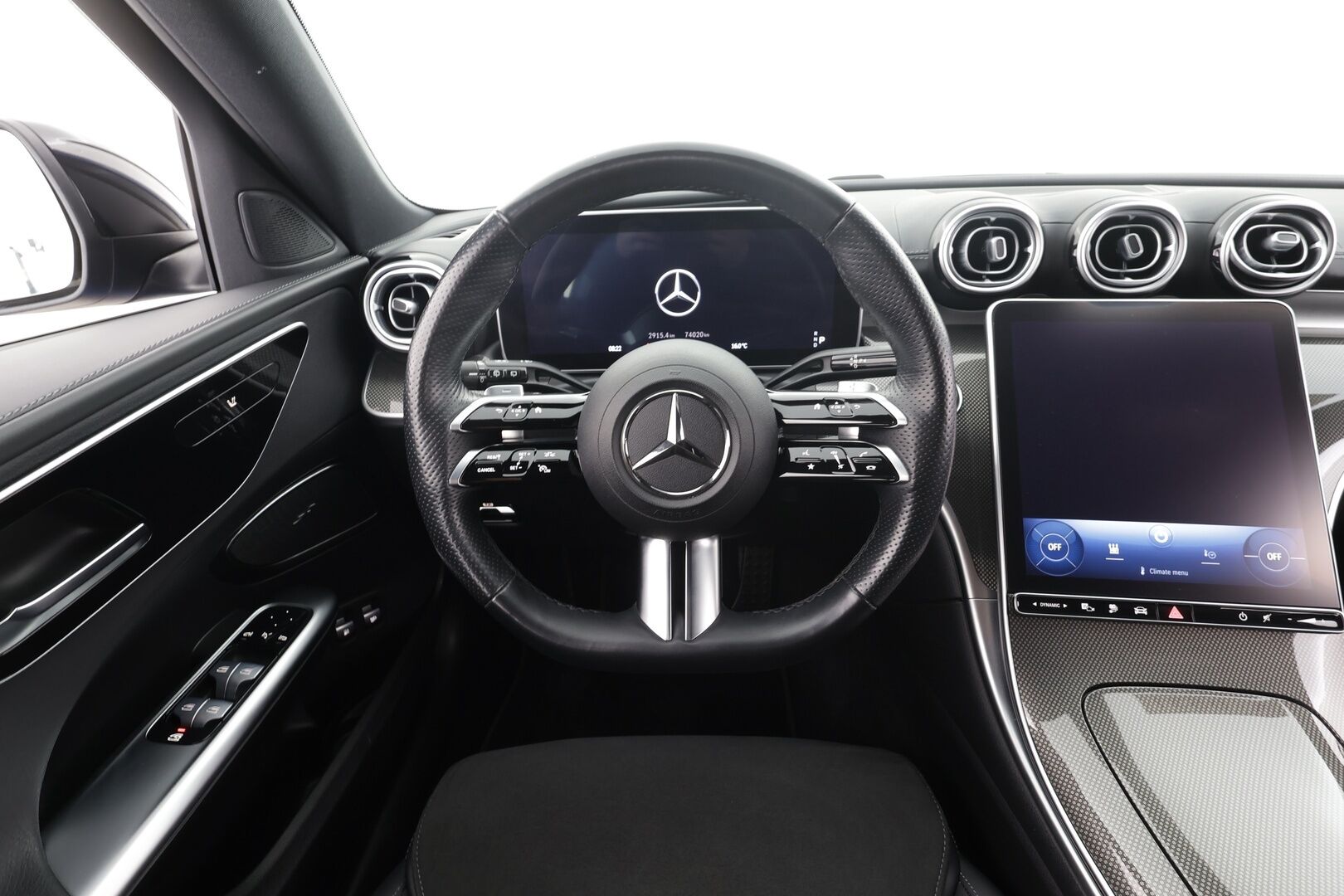 MERCEDES-BENZ C 2023 300e AMG * Distronic+ / HUD / Midline / P.kamera / IHC / Koukku / Navi / Sporttipenkit / Sähköluukku / Night-paketti * - Facelift