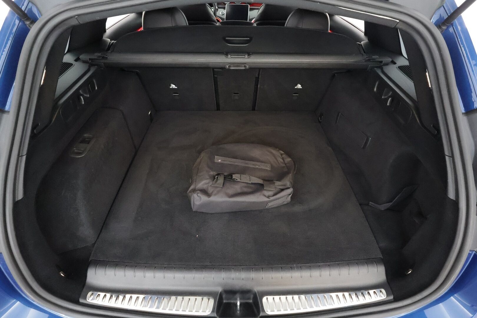 MERCEDES-BENZ C 2023 300e AMG * Distronic+ / HUD / Midline / P.kamera / IHC / Koukku / Navi / Sporttipenkit / Sähköluukku / Night-paketti * - KATSO MIHIN RAHAAN Facelift! / SOH 95.9% / Viimeisin huolto 72tkm! - HULLUT AVAJAISHULINAT KORKOTARJOUS 3,29 %