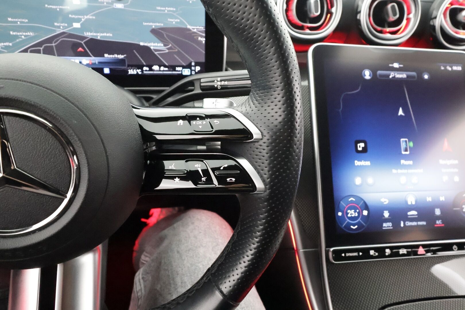 MERCEDES-BENZ C 2023 300e AMG * Distronic+ / HUD / Midline / P.kamera / IHC / Koukku / Navi / Sporttipenkit / Sähköluukku / Night-paketti * - Facelift