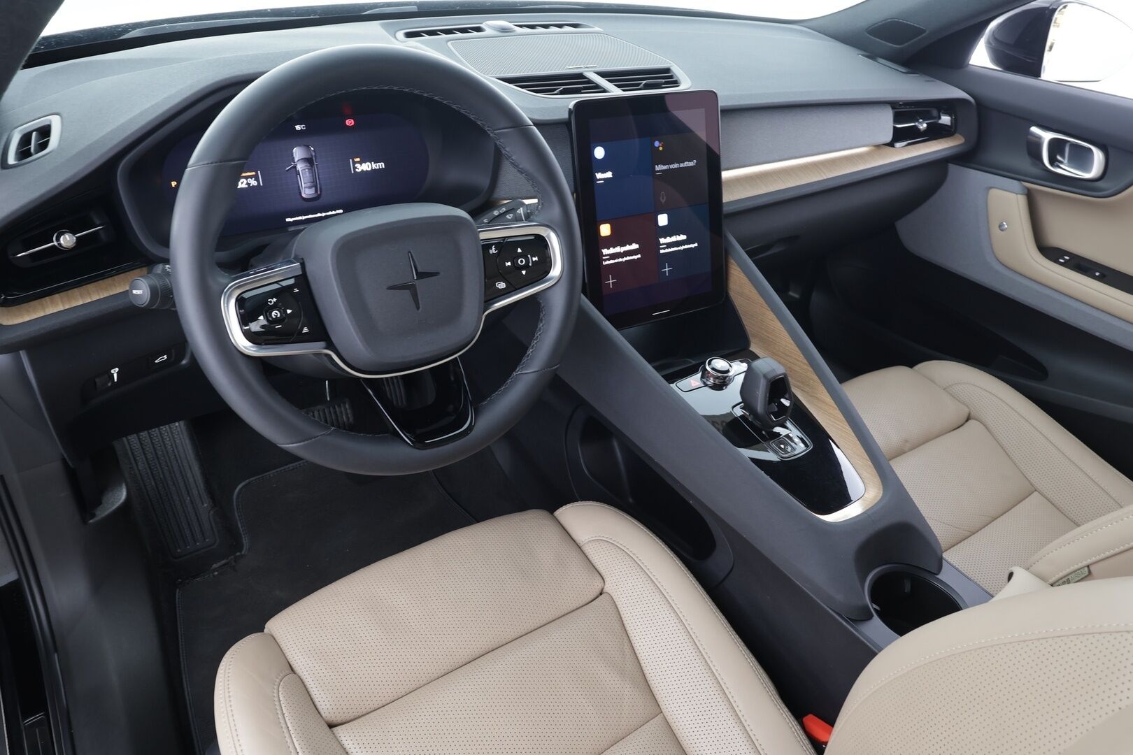 POLESTAR 2 2022 Dual Motor 78 kWh * Pilot plus / ILP / PIxel-LED / 360-Kamera / Harman/Kardon / Muistipenkki * - Kahdet Renkaat / 2x Lataus