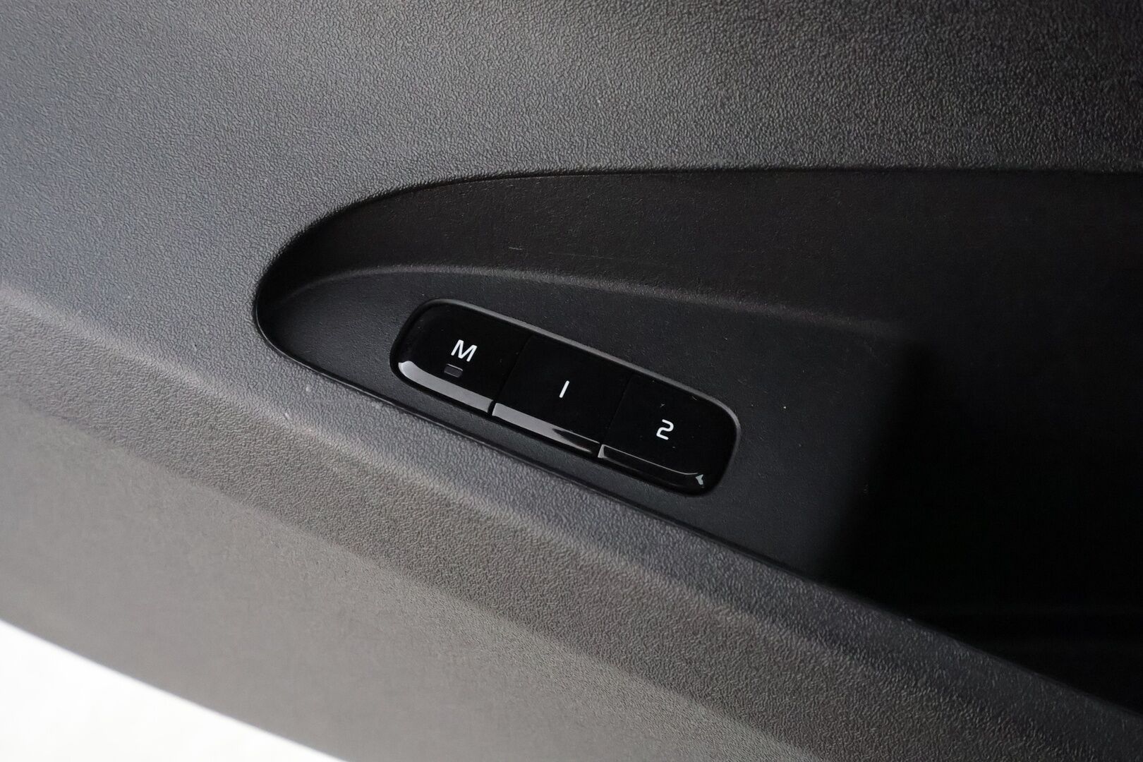 POLESTAR 2 2022 Dual Motor 78 kWh * Pilot plus / ILP / PIxel-LED / 360-Kamera / Harman/Kardon / Muistipenkki * - Kahdet Renkaat / 2x Lataus