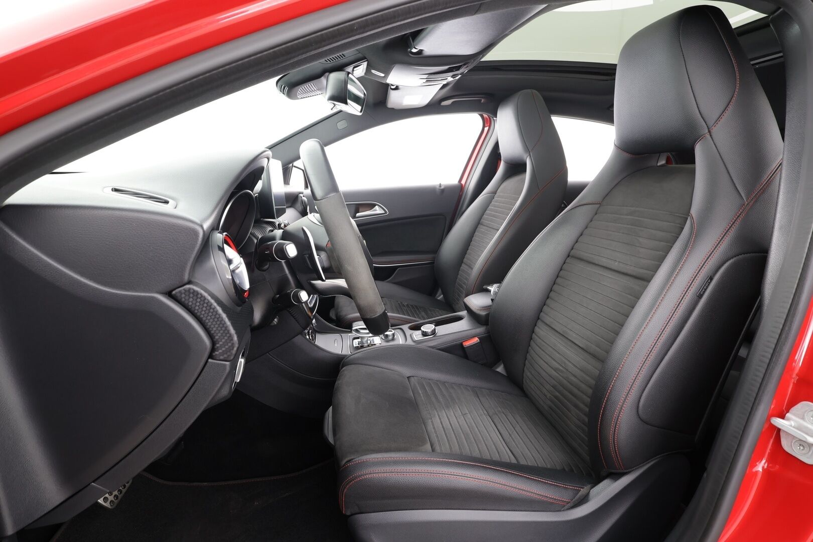 MERCEDES-BENZ A 45 AMG 2018 45 AMG 381hv - Panorama | Hiilikuitu - sisäpaketti | Sport - putkisto | Muistipenkki | P.kamera | LED | Navi | Puolinahat | Night - Paketti