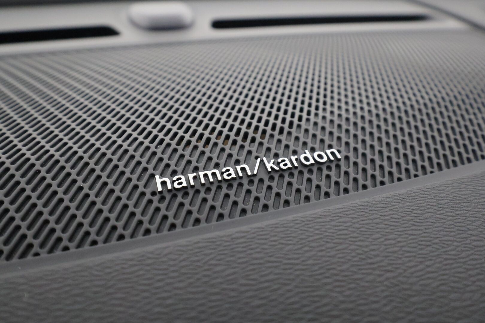 Volvo XC40 2022 T5 TwE Business Inscription aut * Full-LED / Webasto / ACC / Panorama / H&K / 360 / Sportpenkki Muistilla * - Akku kuntotarkastettu / 2x Latauskaapelit 