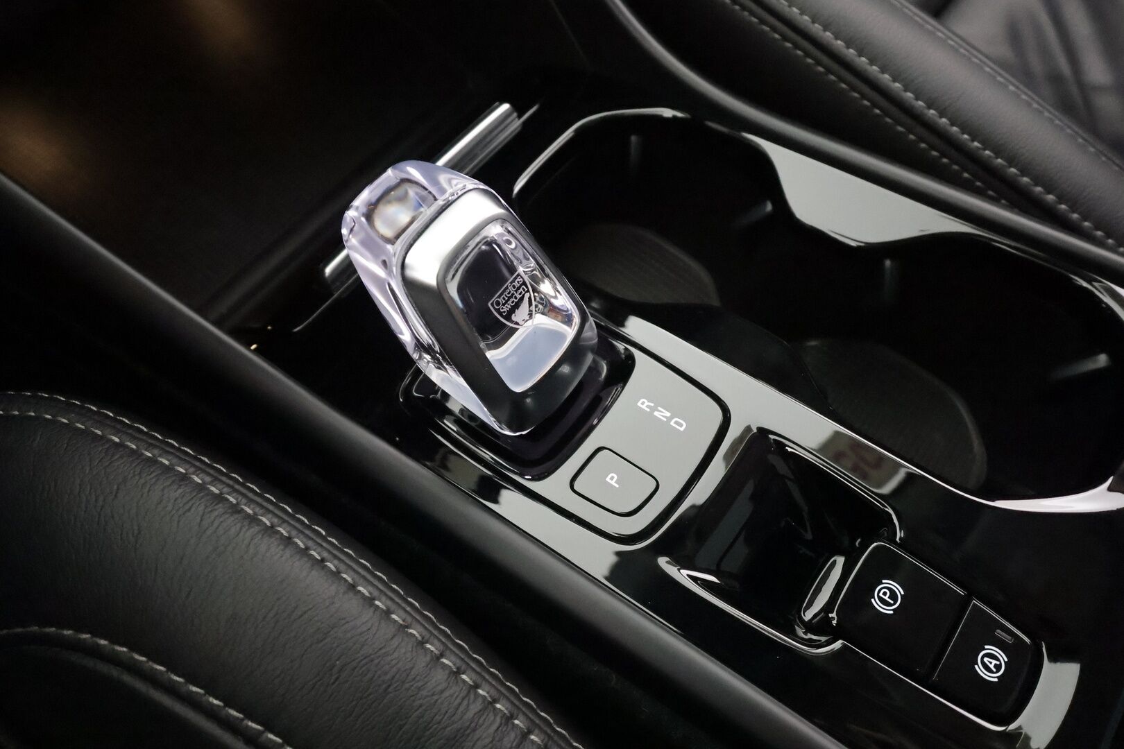 Volvo XC40 2022 T5 TwE Business Inscription aut * Full-LED / Webasto / ACC / Panorama / H&K / 360 / Sportpenkki Muistilla * - Akku kuntotarkastettu / 2x Latauskaapelit 