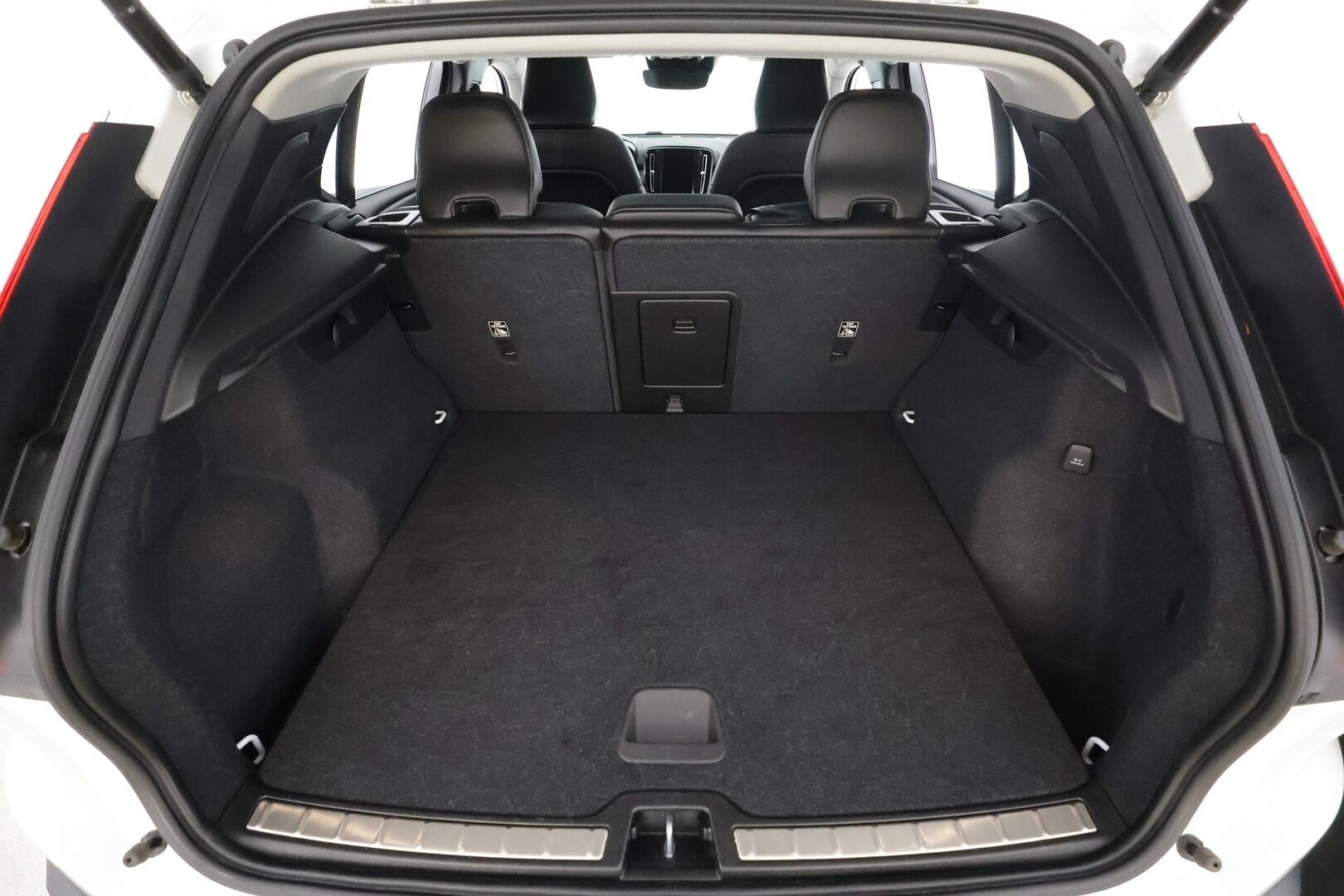 Volvo XC40 2022 T5 TwE Business Inscription aut * Full-LED / Webasto / ACC / Panorama / H&K / 360 / Sportpenkki Muistilla * - Akku kuntotarkastettu / 2x Latauskaapelit 