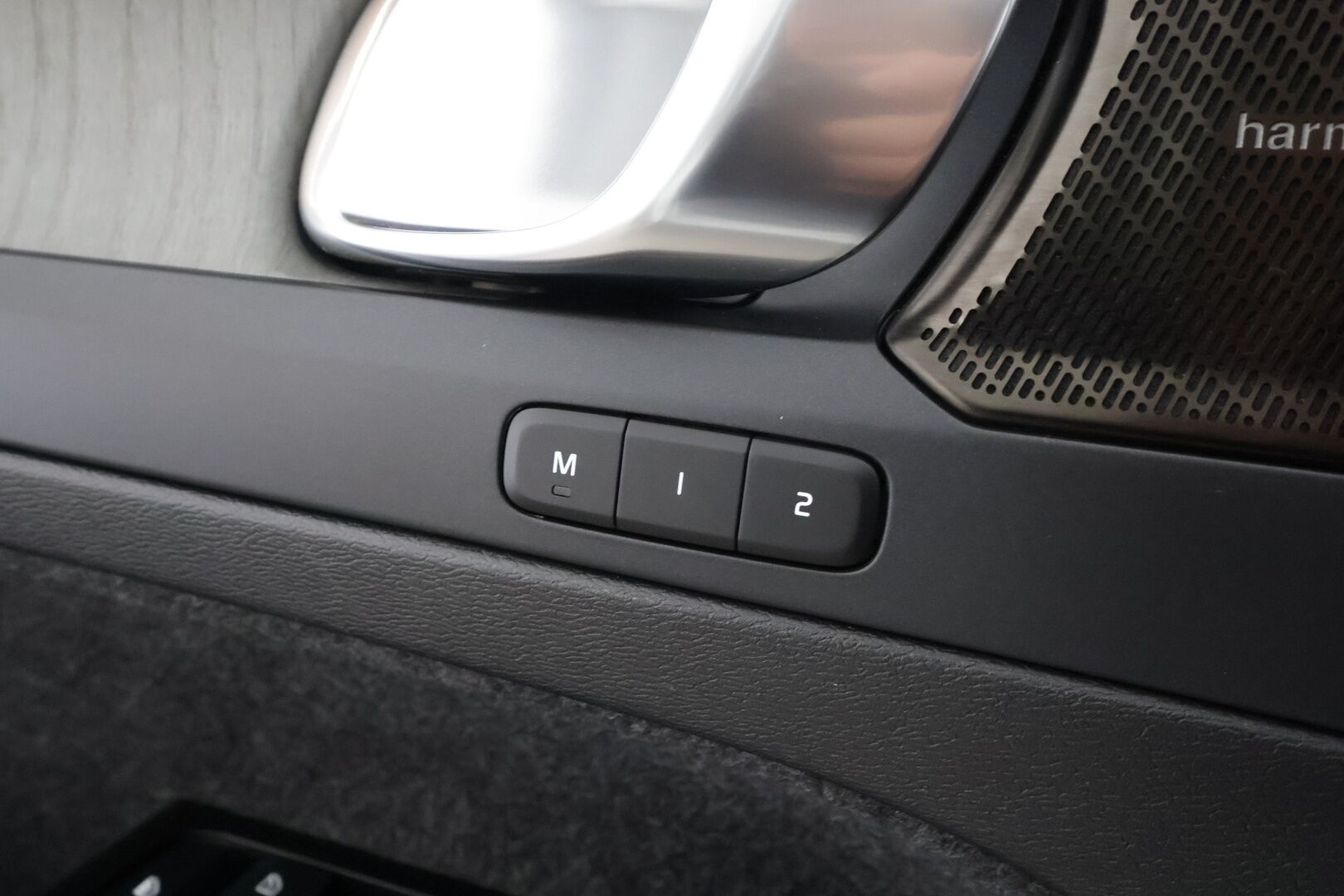 Volvo XC40 2022 T5 TwE Business Inscription aut * Full-LED / Webasto / ACC / Panorama / H&K / 360 / Sportpenkki Muistilla * - Akku kuntotarkastettu / 2x Latauskaapelit 