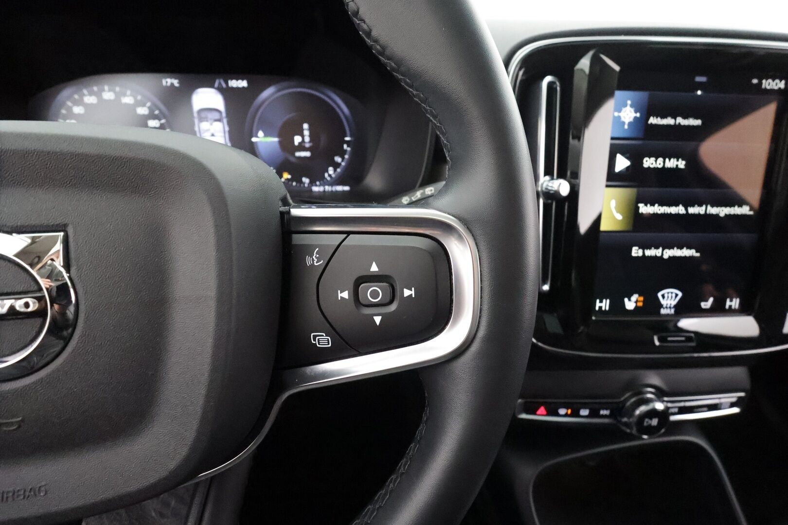 Volvo XC40 2022 T5 TwE Business Inscription aut * Full-LED / Webasto / ACC / Panorama / H&K / 360 / Sportpenkki Muistilla * - Akku kuntotarkastettu / 2x Latauskaapelit 