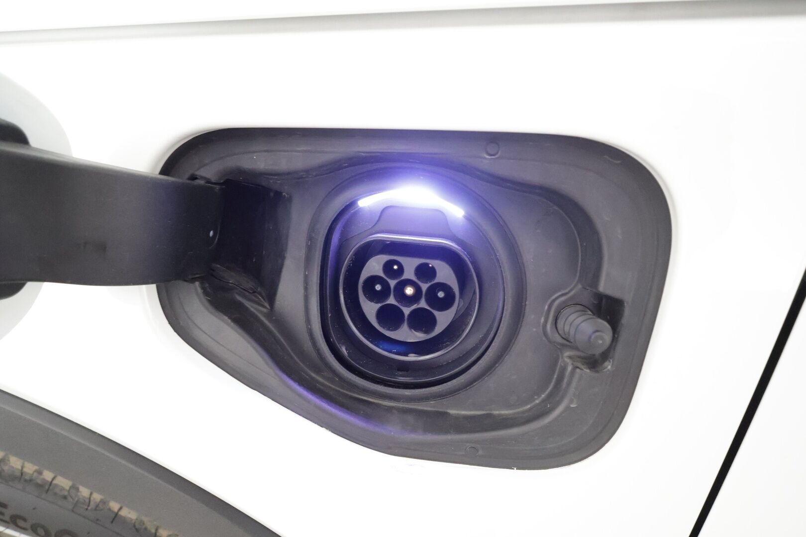 Volvo XC40 2022 T5 TwE Business Inscription aut * Full-LED / Webasto / ACC / Panorama / H&K / 360 / Sportpenkki Muistilla * - Akku kuntotarkastettu / 2x Latauskaapelit 