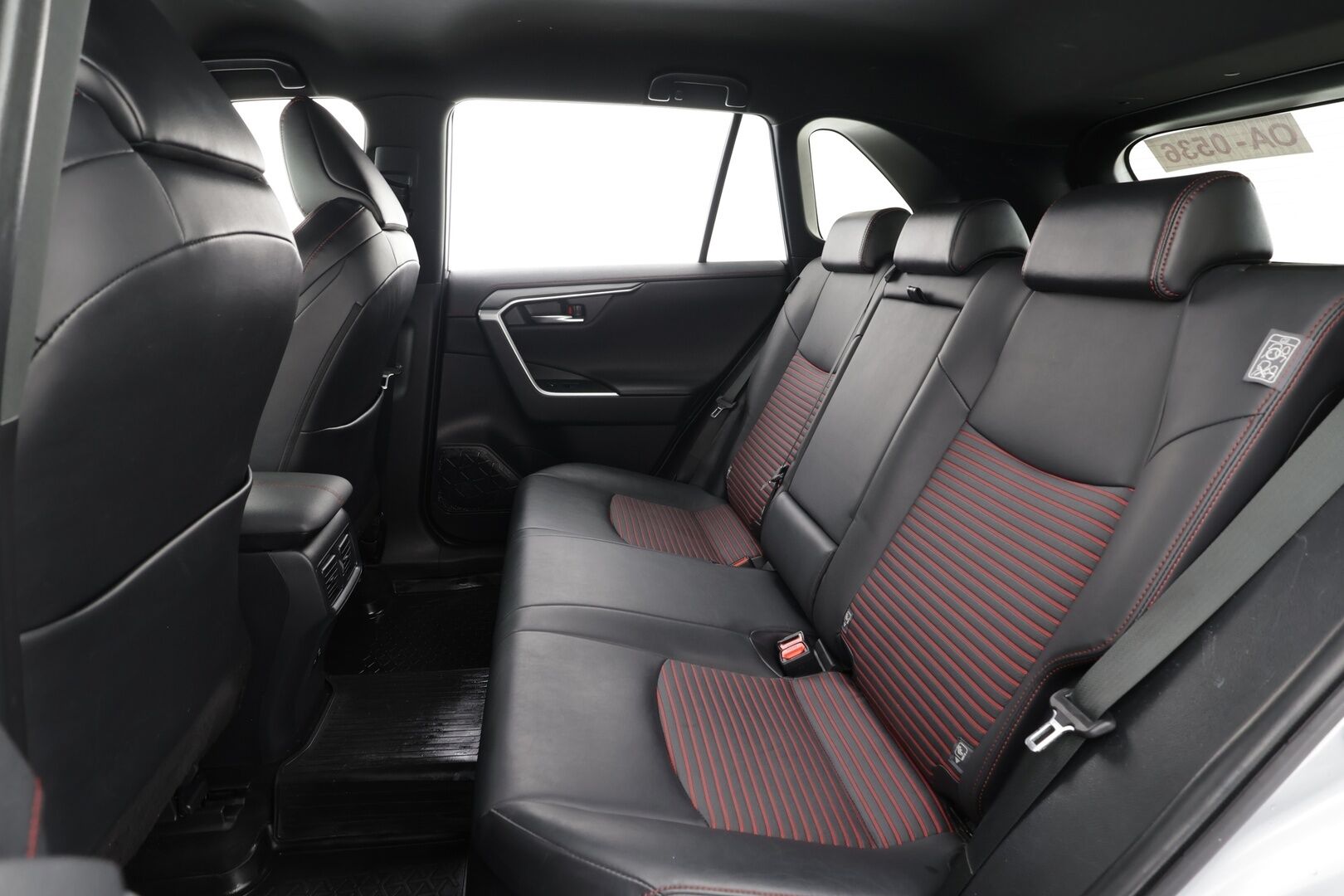 TOYOTA RAV4 PLUG-IN 2022 Hybrid 2,5 AWD-i Style * Adapt.Vakkari / Koukku / Peruutuskamera / LED / Sähköpenkki / KeyLess / Sähköluukku - Kahdet renkaat aluvanteilla - HULLUT AVAJAISHULINAT KORKOTARJOUS 3,29 %