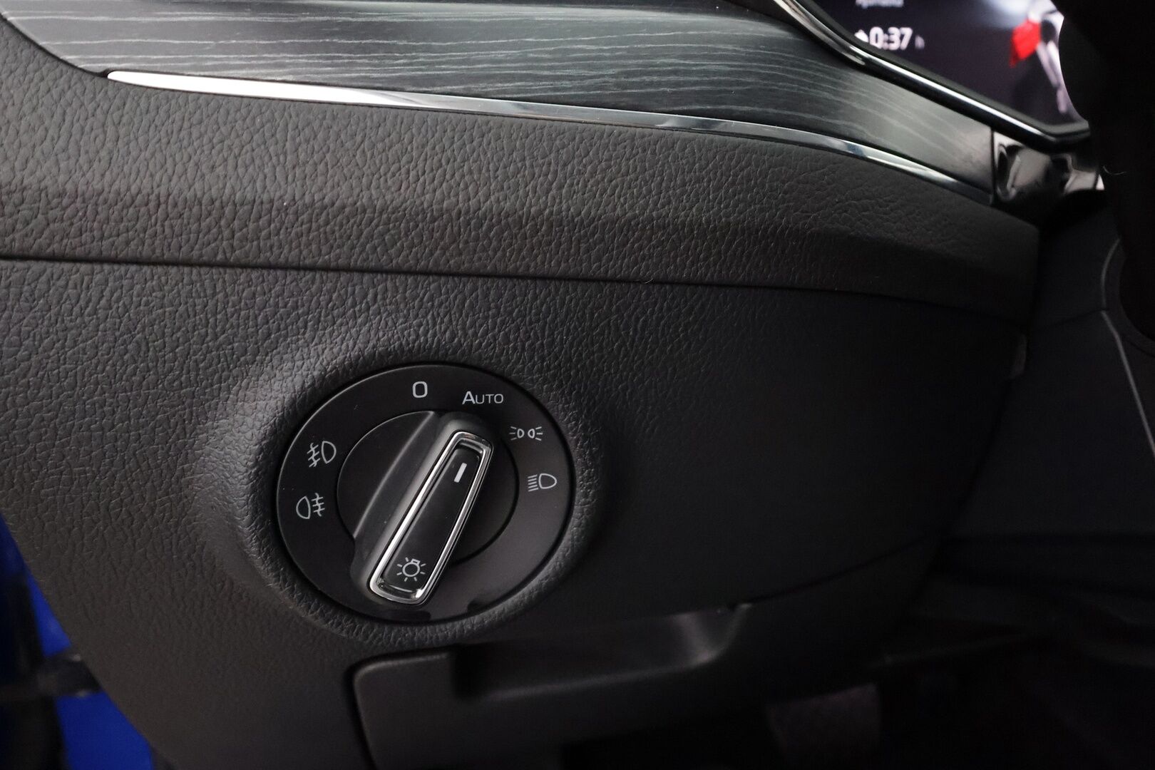 SKODA SUPERB 2023 1.4 TSi iV Style DSG * ACC / Koukku / Webasto / P.kamera / Skoda crystal Matrix-LED / Muistipenkki / Apple&Android * - Merkkihuollettu / Kahdet Renkaat / 2x Lataus