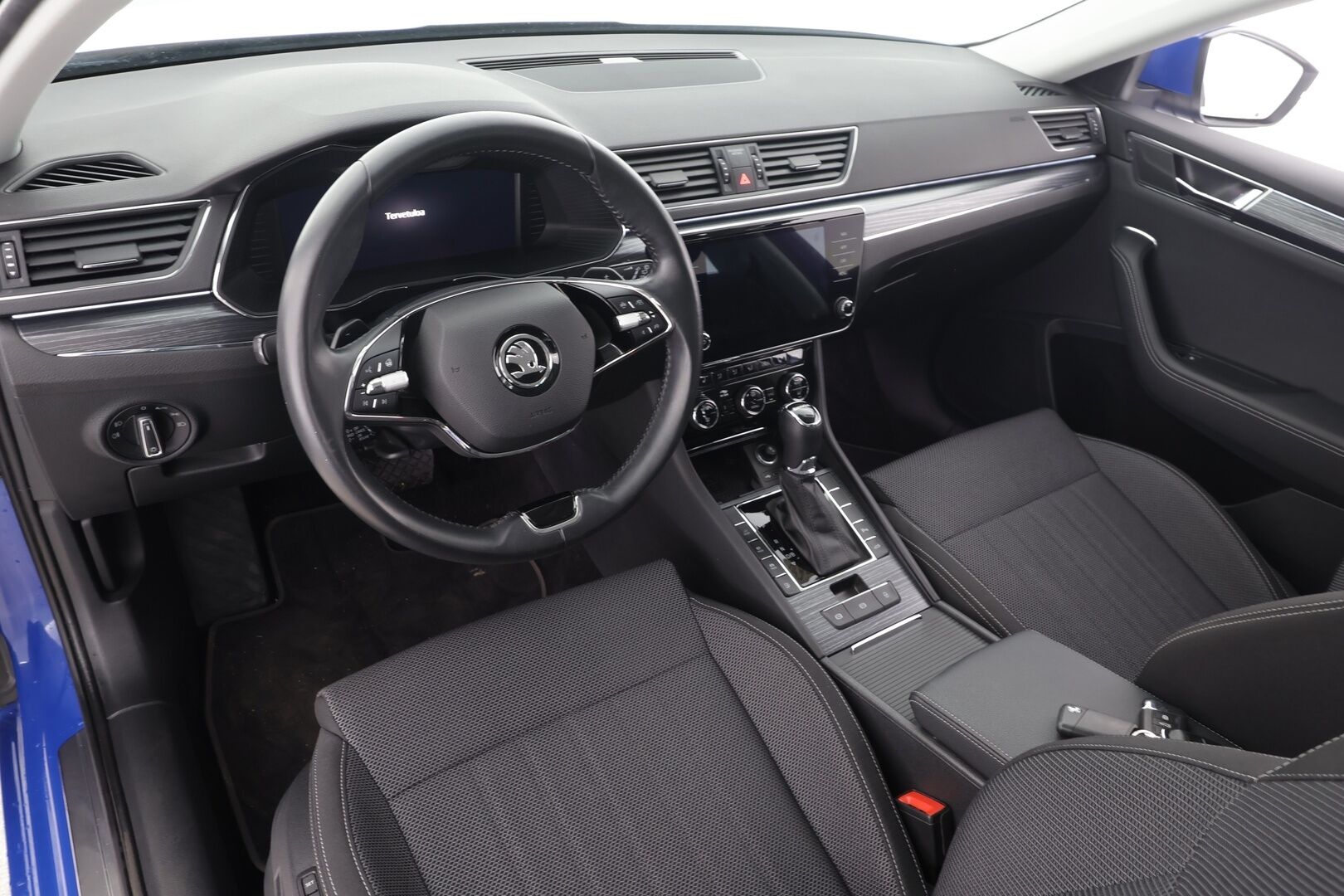 SKODA SUPERB 2023 1.4 TSi iV Style DSG * ACC / Koukku / Webasto / P.kamera / Skoda crystal Matrix-LED / Muistipenkki / Apple&Android * - Merkkihuollettu / Kahdet Renkaat / 2x Lataus