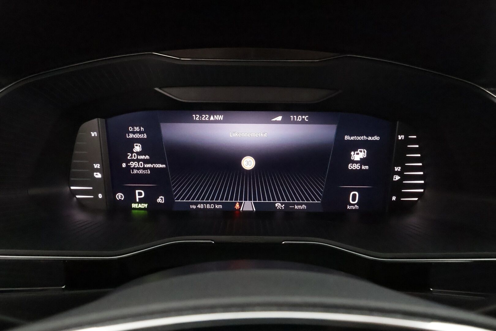 SKODA SUPERB 2023 1.4 TSi iV Style DSG * ACC / Koukku / Webasto / P.kamera / Skoda crystal Matrix-LED / Muistipenkki / Apple&Android * - Merkkihuollettu / Kahdet Renkaat / 2x Lataus