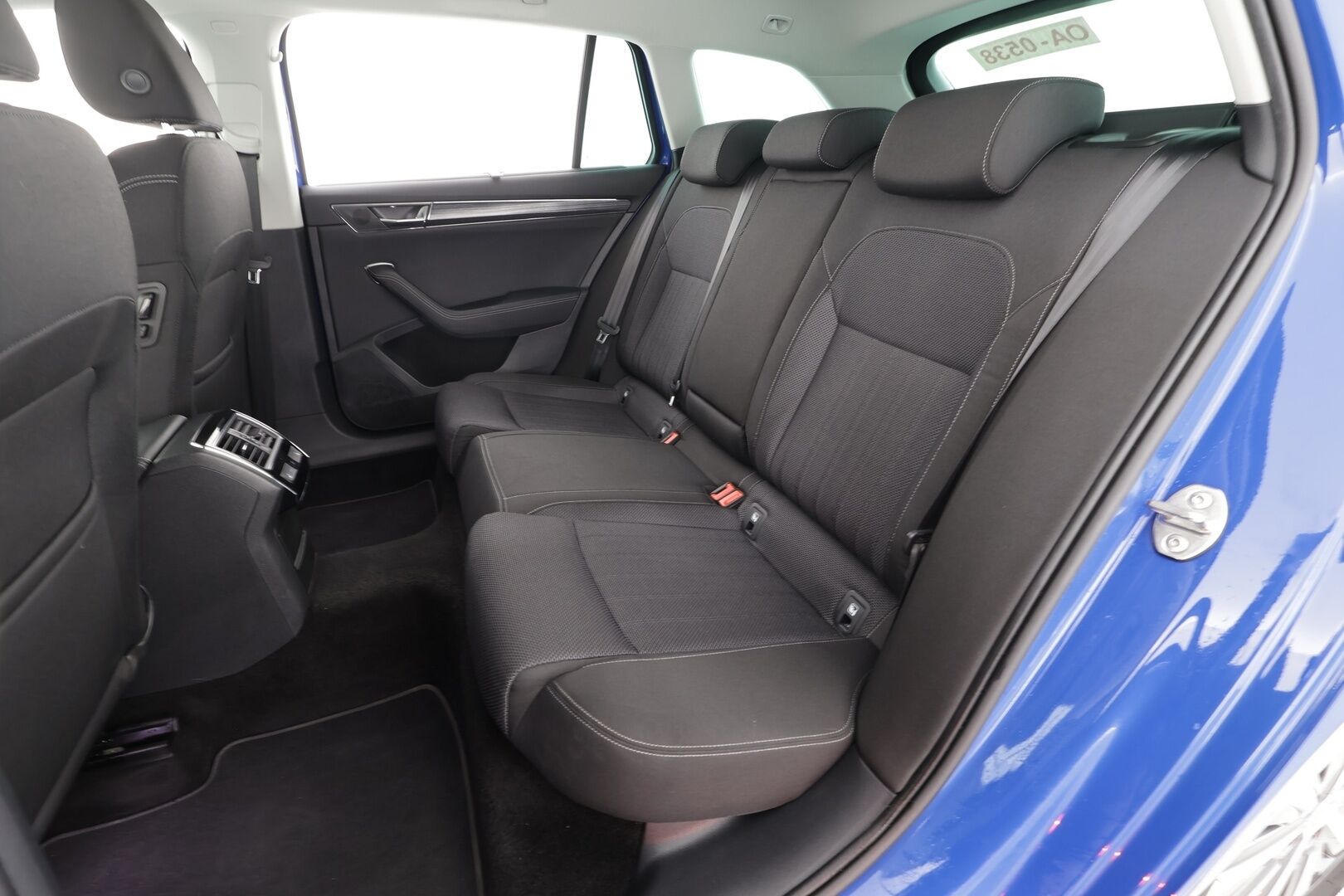 SKODA SUPERB 2023 1.4 TSi iV Style DSG * ACC / Koukku / Webasto / P.kamera / Skoda crystal Matrix-LED / Muistipenkki / Apple&Android * - Merkkihuollettu / Kahdet Renkaat / 2x Lataus