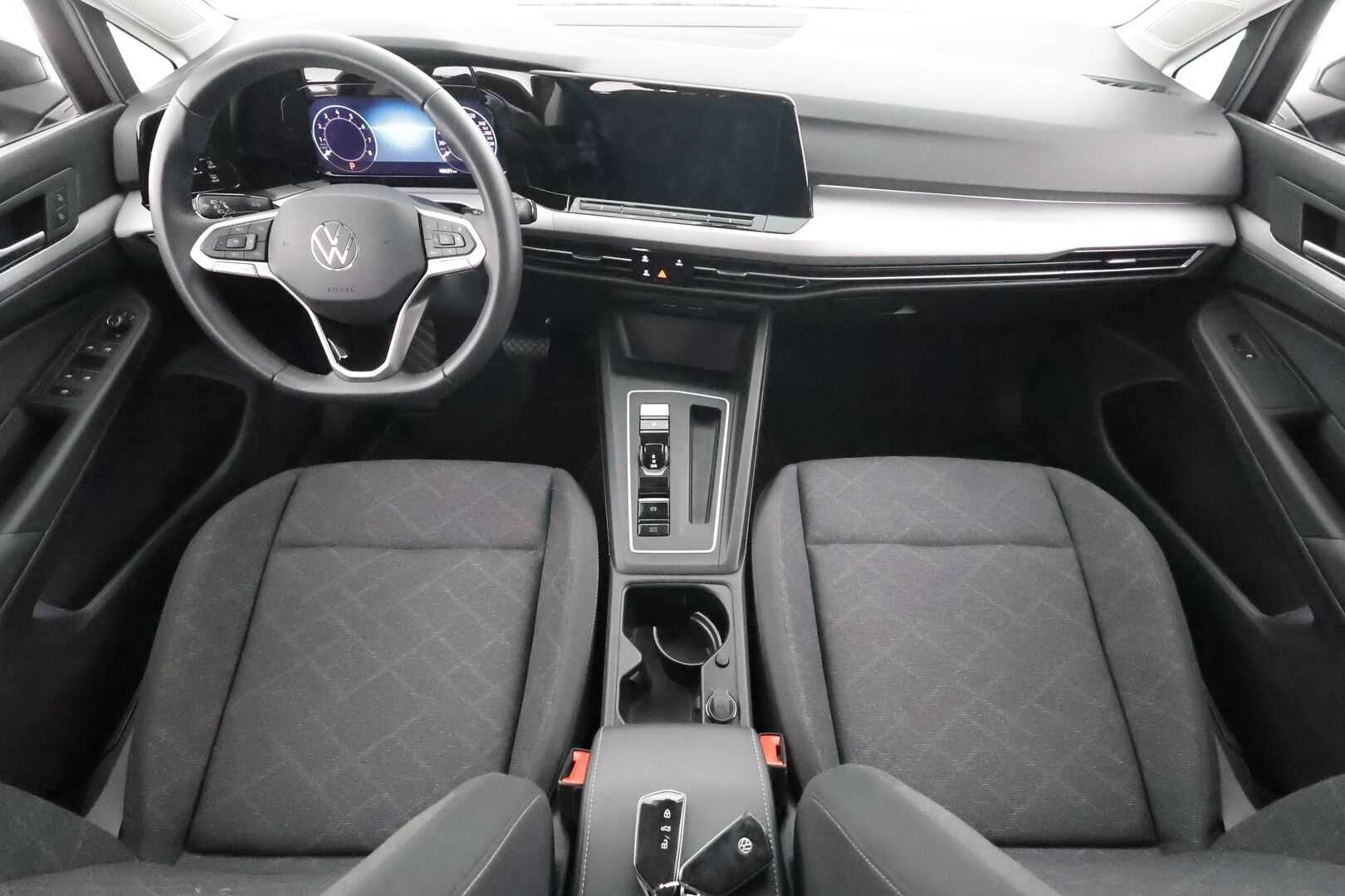 VOLKSWAGEN GOLF 2024 Variant 1.5 eTSi 110kW DSG *ACC / LED / Koukku / Digimittari / Navi / Apple&Android / P.tutkat / Kaistallapitoavustin * - HULLUT AVAJAISHULINAT KORKOTARJOUS 3,29 %