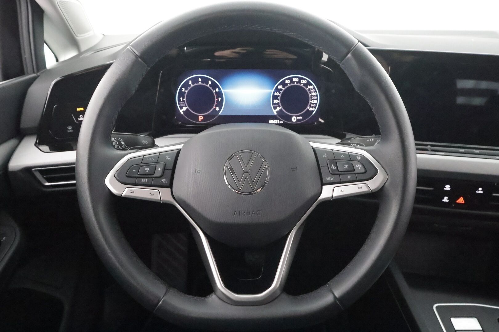 VOLKSWAGEN GOLF 2024 Variant 1.5 eTSi 110kW DSG *ACC / LED / Koukku / Apple&Android / P.tutkat *