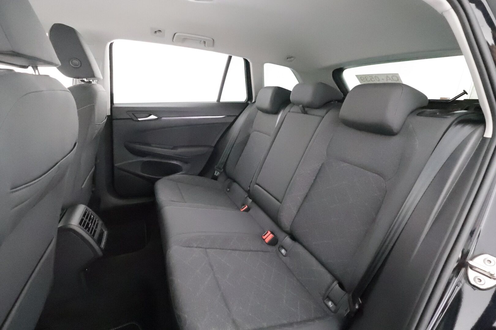 VOLKSWAGEN GOLF 2024 Variant 1.5 eTSi 110kW DSG *ACC / LED / Koukku / Apple&Android / P.tutkat *