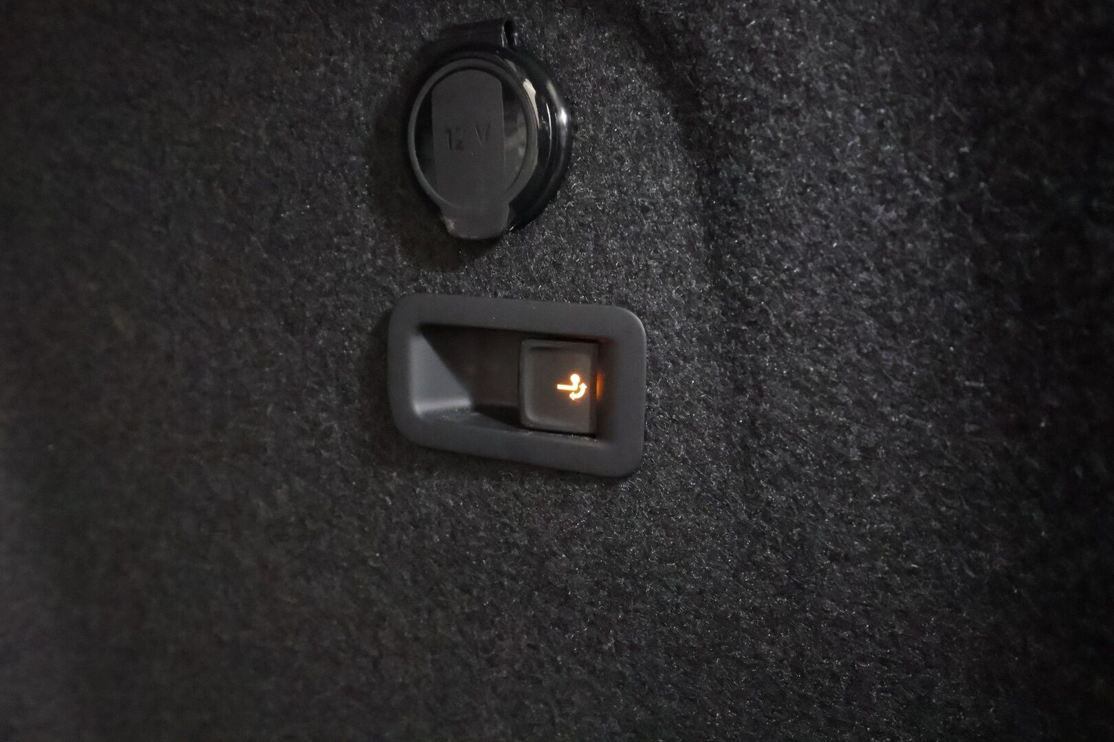 VOLKSWAGEN GOLF 2024 Variant 1.5 eTSi 110kW DSG *ACC / LED / Koukku / Apple&Android / P.tutkat *