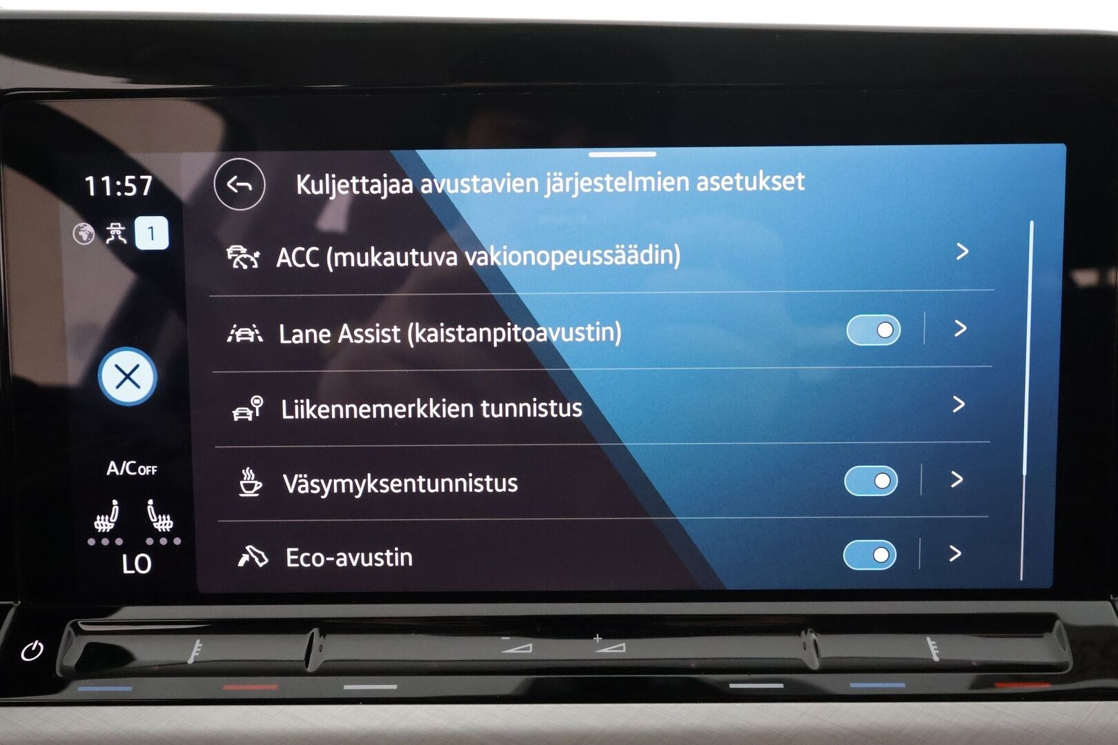VOLKSWAGEN GOLF 2024 Variant 1.5 eTSi 110kW DSG - | ACC | LED | Koukku | Digimittari | Navi | Apple&Android | P.tutkat | Kaistallapitoavustin |
