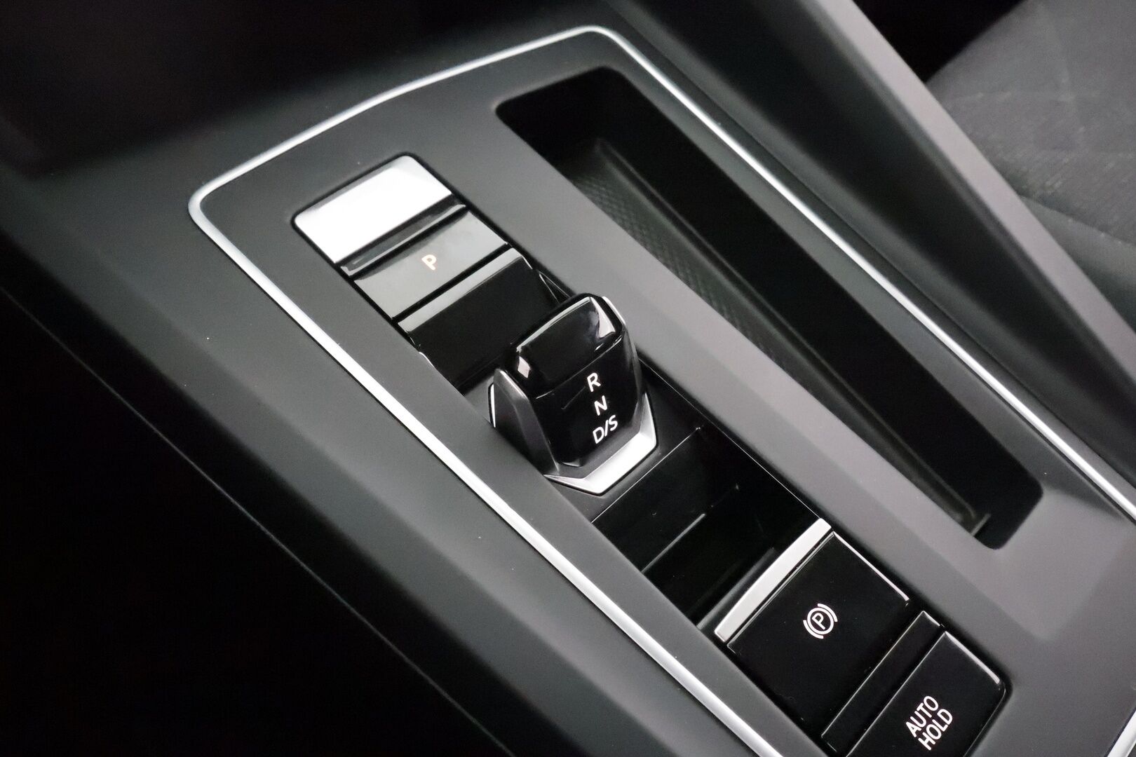 VOLKSWAGEN GOLF 2024 Variant 1.5 eTSi 110kW DSG *ACC / LED / Koukku / Digimittari / Navi / Apple&Android / P.tutkat / Kaistallapitoavustin * - HULLUT AVAJAISHULINAT KORKOTARJOUS 3,29 %