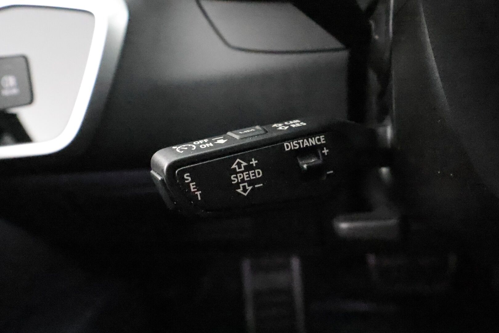 AUDI A6 ALLROAD 2022 Business 40 TDI MHEV quattro S tronic * ALV / Webasto / Koukku / ACC / LED / P.Kamera / Sportpenkit / Navi / Kaistavahti * - Kahdet Nokia renkaat aluvanteilla / Merkkihuollot - HULLUT AVAJAISHULINAT KORKOTARJOUS 3,29 %