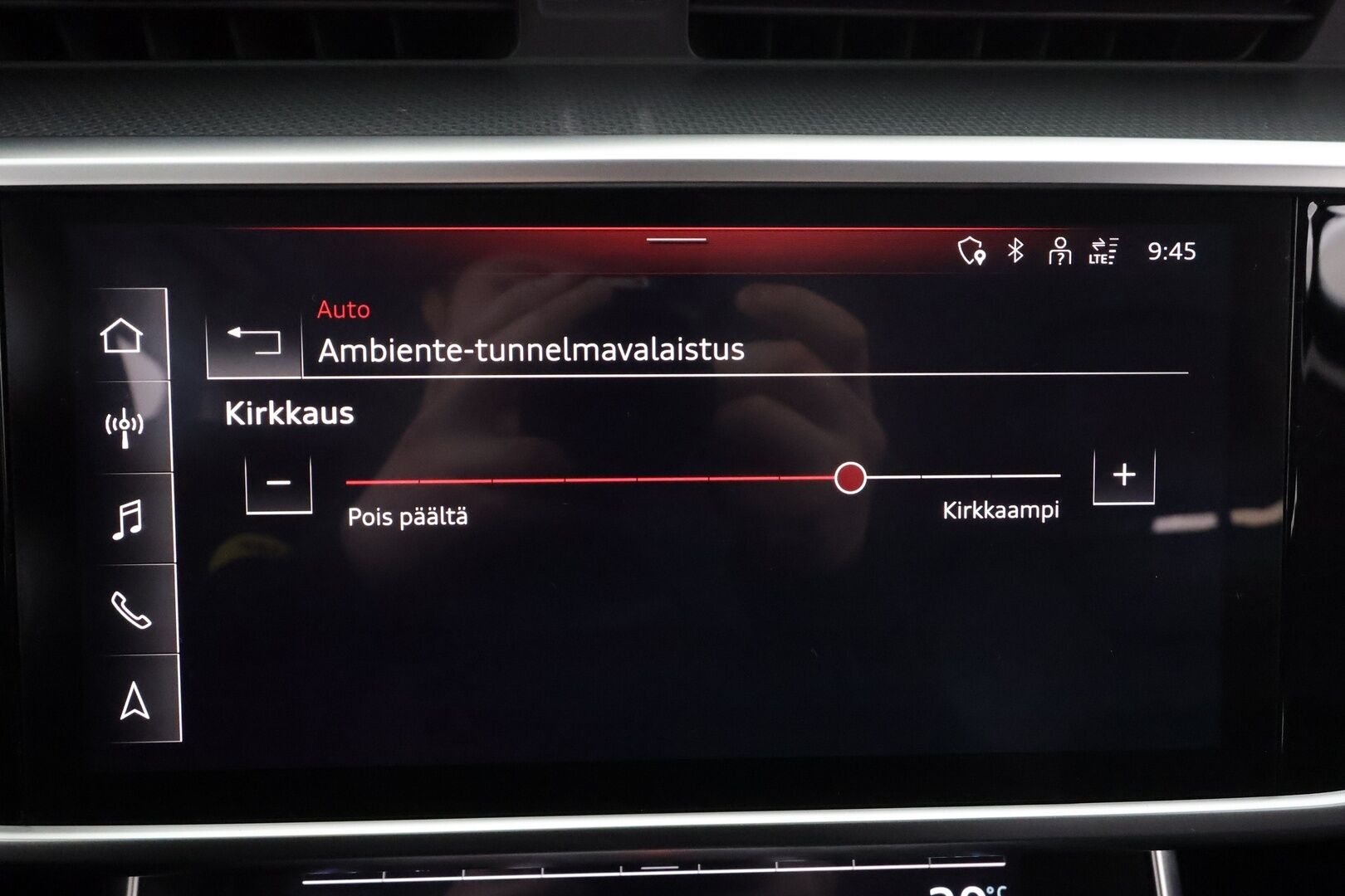 AUDI A6 ALLROAD 2022 Business 40 TDI MHEV quattro S tronic * ALV / Webasto / Koukku / ACC / LED / P.Kamera / Sportpenkit / Navi / Kaistavahti * - Kahdet Nokia renkaat aluvanteilla / Merkkihuollot