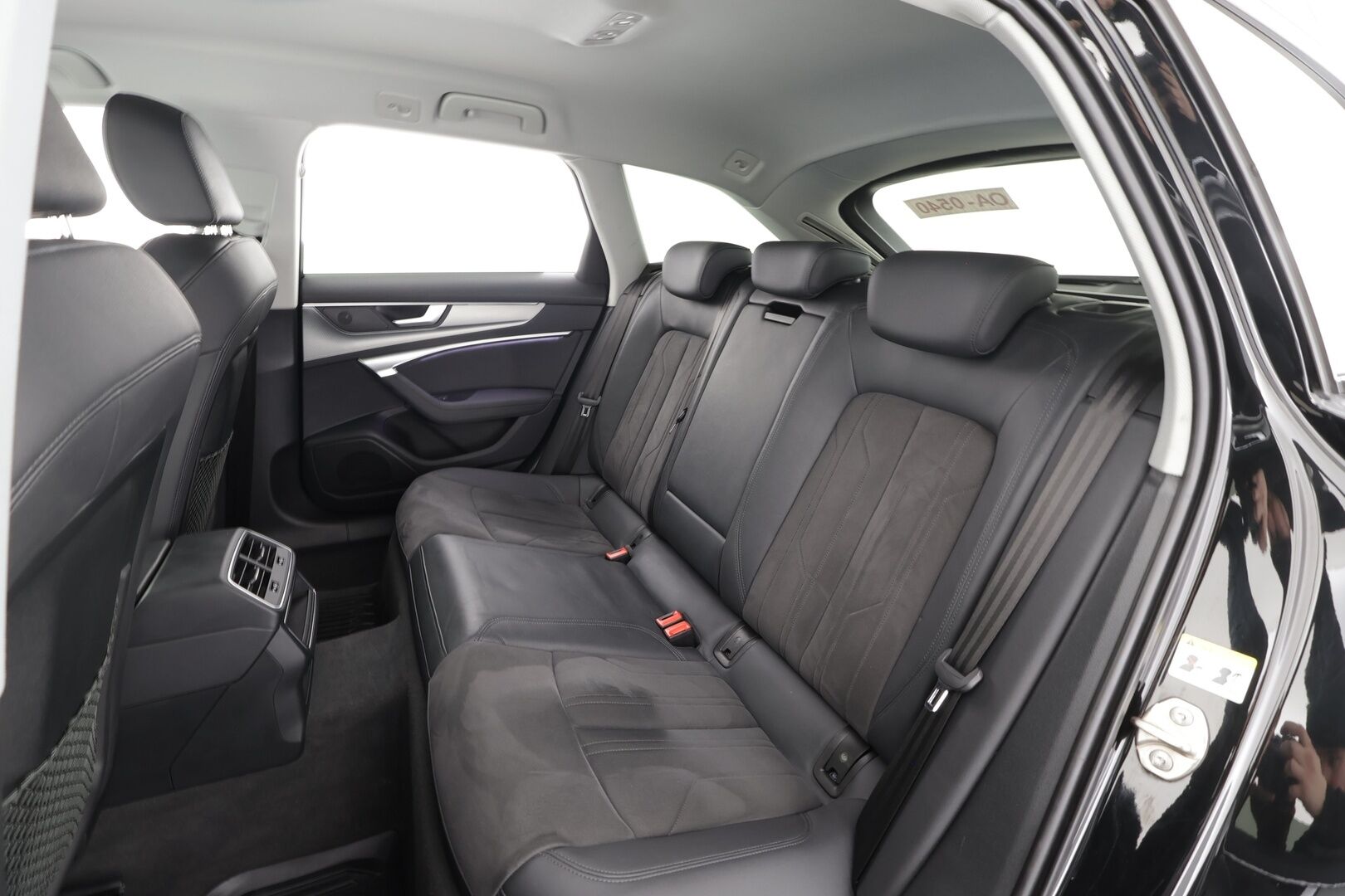 AUDI A6 ALLROAD 2022 Business 40 TDI MHEV quattro S tronic * ALV / Webasto / Koukku / ACC / LED / P.Kamera / Sportpenkit / Navi / Kaistavahti * - Kahdet Nokia renkaat aluvanteilla / Merkkihuollot