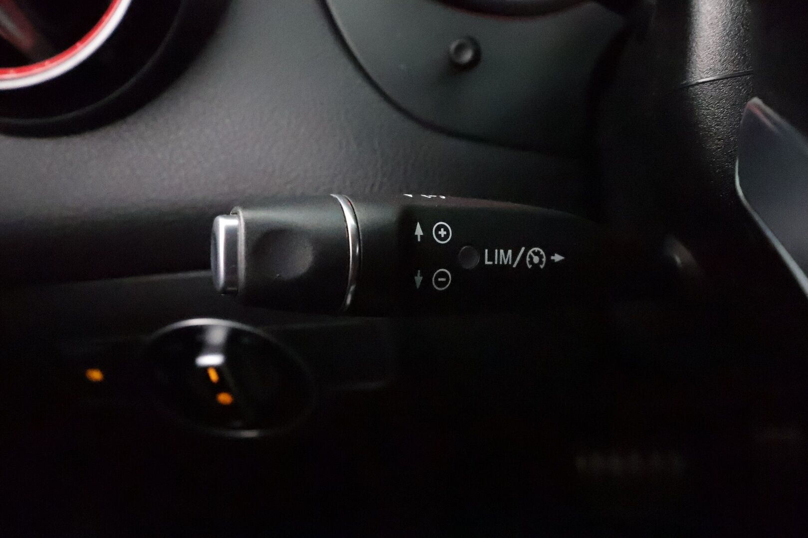 MERCEDES-BENZ CLA 45 AMG 2017 4MATIC Shooting Brake * P.kamera / LED / Sporttipenkit / Facelift / Apple&Android / Vakkari * - Kahdet renkaat aluvanteilla