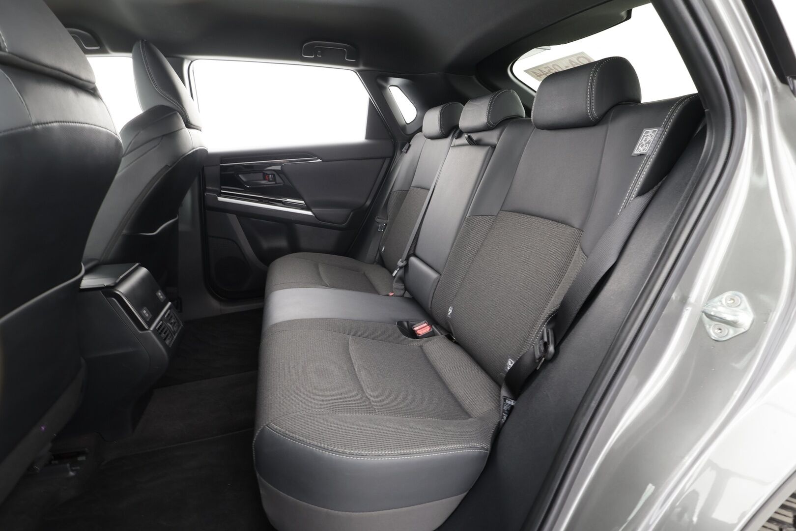 TOYOTA BZ4X 2025 FWD Team Deutschland * ACC / ILP / P.kamera / LED / Navi / Sähköpenkki / Keyless / Puolinahat *