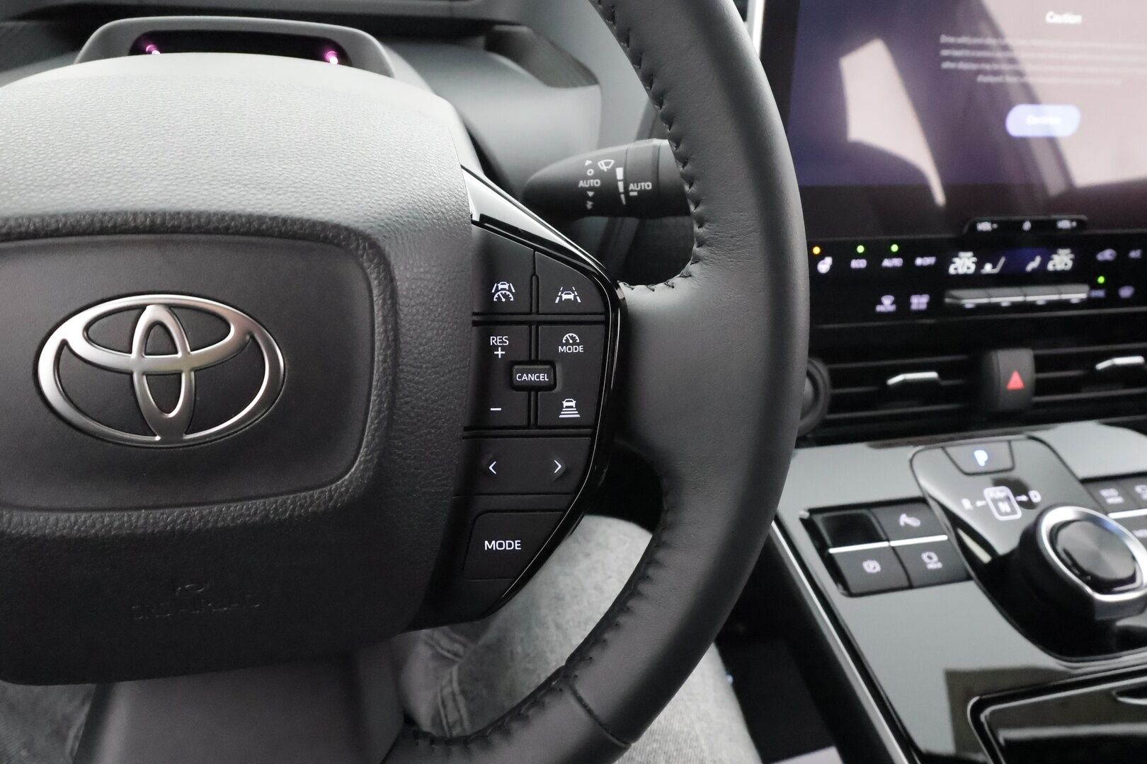 TOYOTA BZ4X 2025 FWD Team Deutschland * ACC / ILP / P.kamera / LED / Navi / Sähköpenkki / Keyless / Puolinahat *