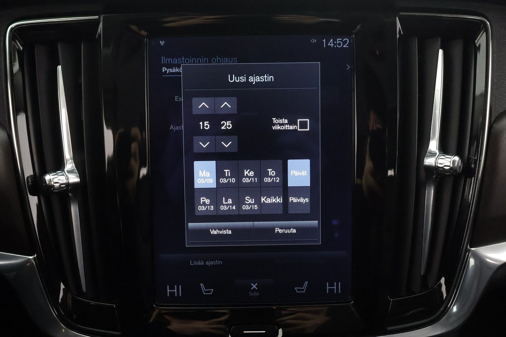 Volvo V90 CROSS COUNTRY 2018 D4 AWD Business Pro aut * Webasto / Koukku / ACC / LED / P.Kamera / Sportpenkki muistilla / Navi / Keyless *