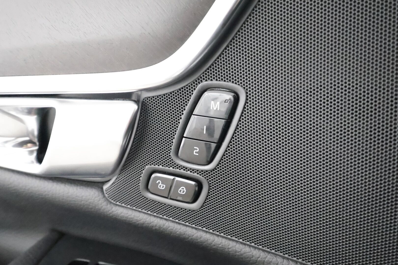 Volvo V90 Cross Country 2018 D4 AWD Business Pro aut * Webasto / Vetokoukku / Adapt.Vakkari / LED / Peruutuskamera / Sporttipenkki Muistilla / Keyless - Vähän ajettu / Upea / Juuri tullut Tampereelle! - HULLUT AVAJAISHULINAT KORKOTARJOUS 3,29 %