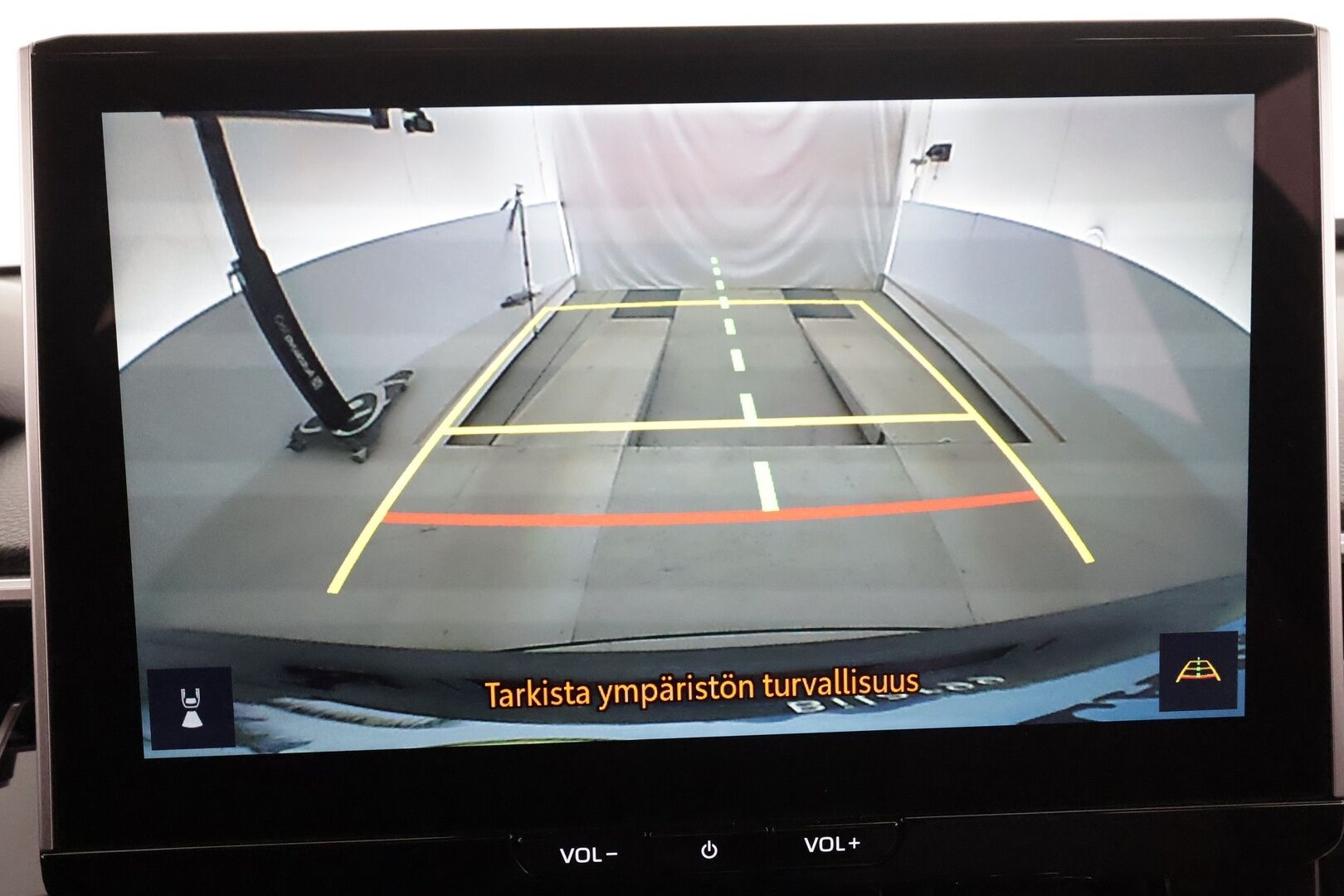 TOYOTA COROLLA CROSS 2024 2.0 Hybrid AWD-i Style - ALV | ACC | BLIS | Kaistavahti | KeyLess | Apple Carplay Navi | P.kamera | LED | 2x Renkaat 