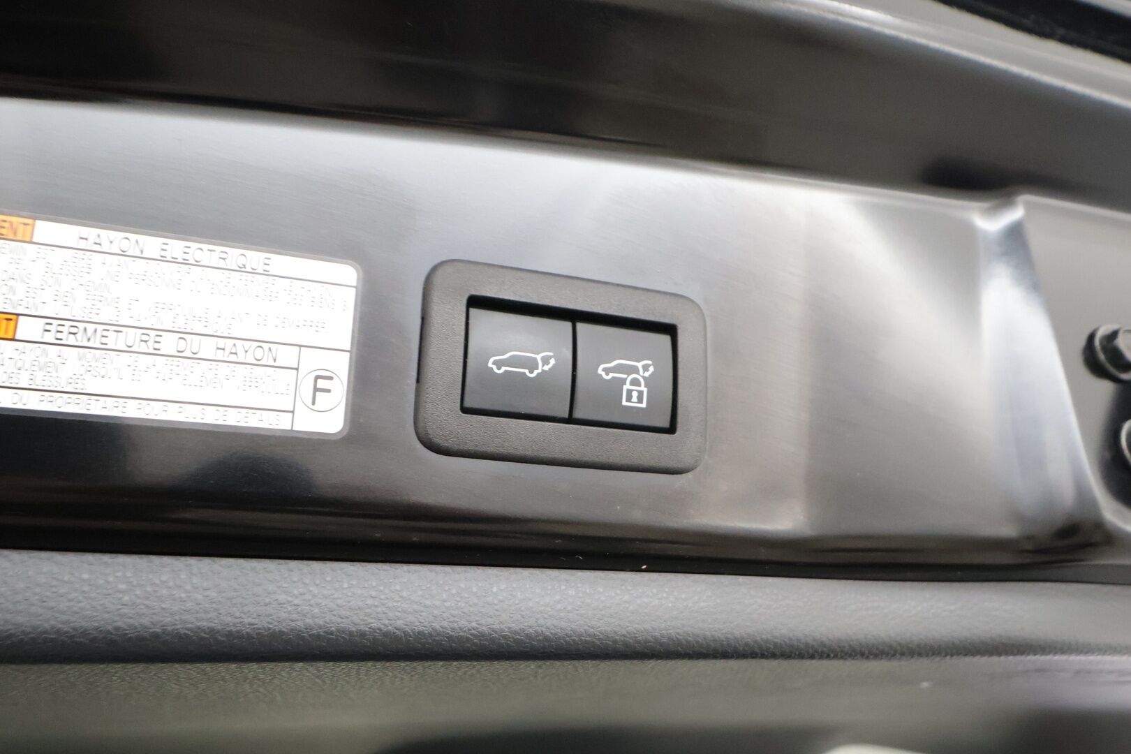 TOYOTA COROLLA CROSS 2024 2.0 Hybrid AWD-i Style - ALV | ACC | BLIS | Kaistavahti | KeyLess | Apple Carplay Navi | P.kamera | LED | 2x Renkaat 