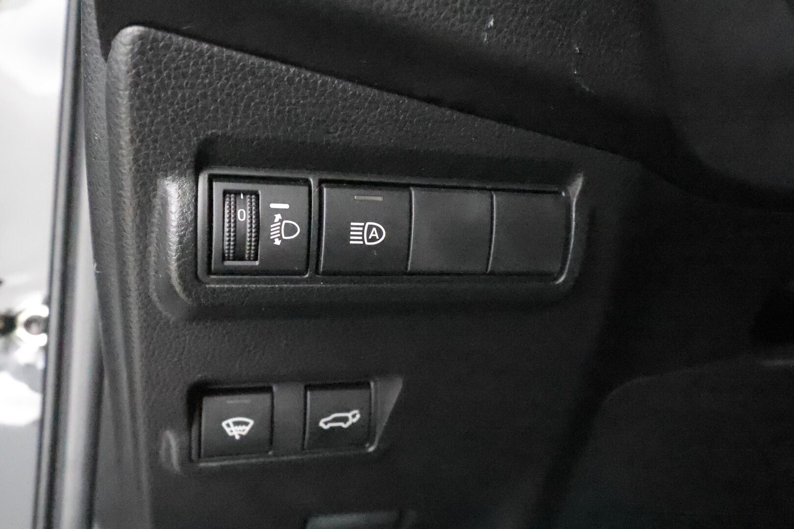 TOYOTA COROLLA CROSS 2024 2.0 Hybrid AWD-i Style * ACC / LED / P.Kamera / Digimittaristo / Navi / Keyless * - Kahdet renkaat aluvanteilla - HULLUT AVAJAISHULINAT KORKOTARJOUS 3,29 %