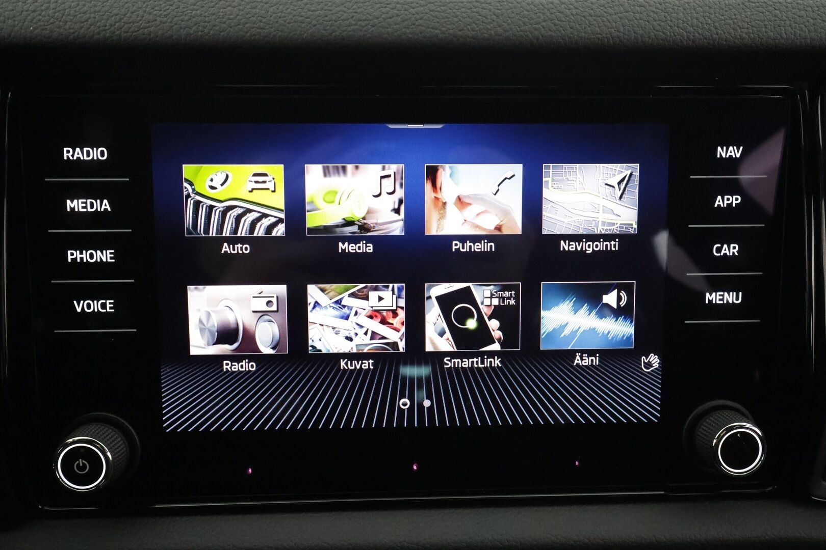 SKODA KODIAQ 2022 2,0 TSI 4x4 SportLine DSG * ACC / Webasto / Koukku / Matrix-LED / Muistipenkki / P.Kamera / 7-Paik / Apple&android * - *2x renkaat&vanteet* - HULLUT AVAJAISHULINAT KORKOTARJOUS 3,29 %