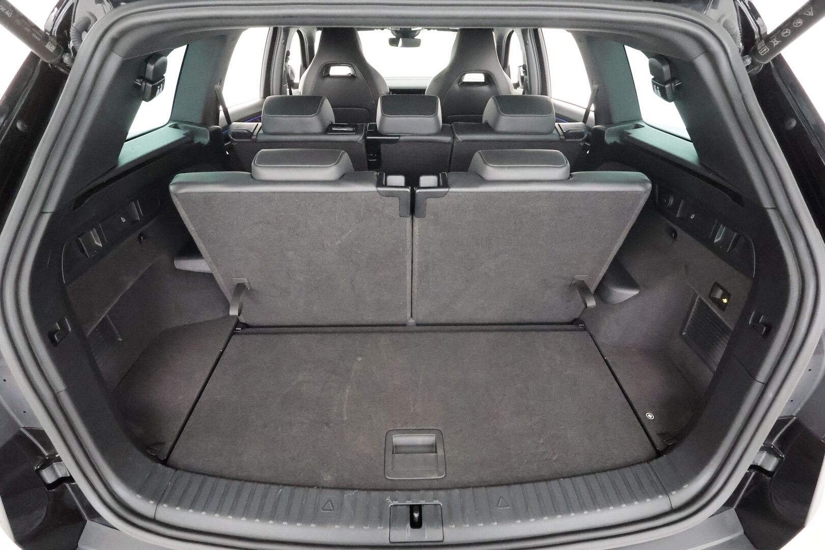 SKODA KODIAQ 2022 2,0 TSI 4x4 SportLine DSG * ACC / Webasto / Koukku / Matrix-LED / Muistipenkki / P.Kamera / 7-Paik / Apple&android * - *2x renkaat&vanteet* - HULLUT AVAJAISHULINAT KORKOTARJOUS 3,29 %