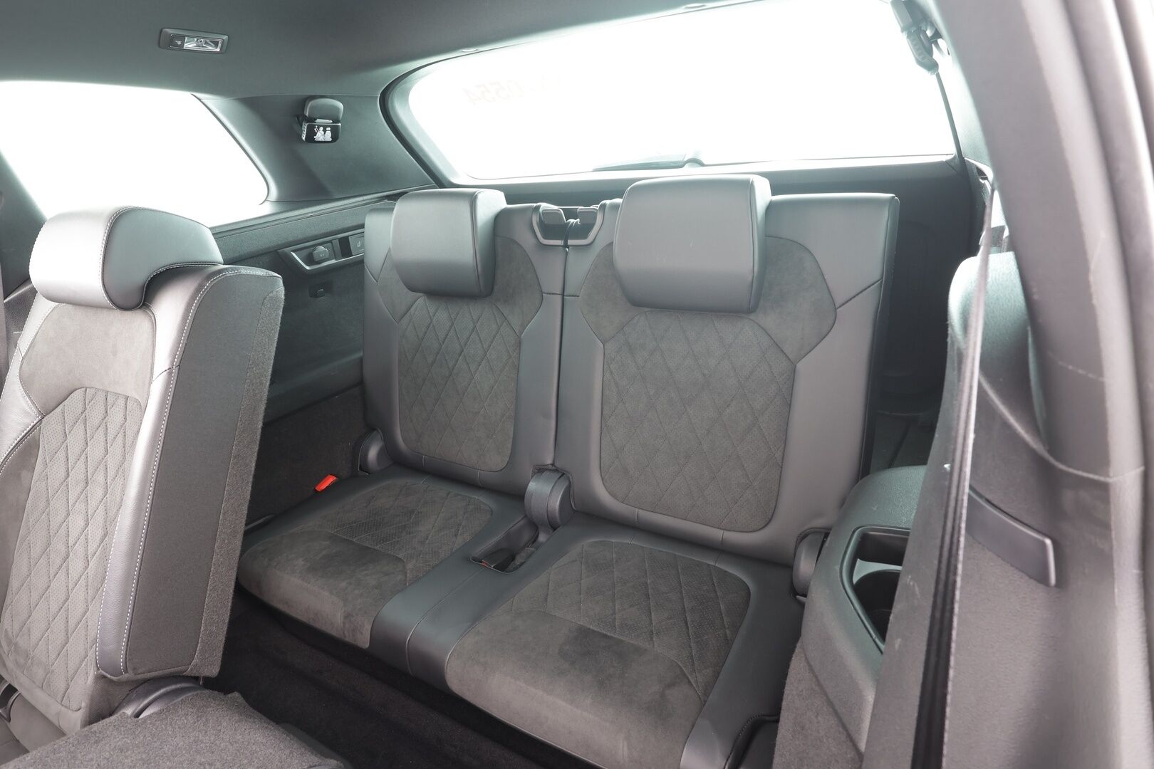 SKODA KODIAQ 2022 2,0 TSI 4x4 SportLine DSG * ACC / Webasto / Koukku / Matrix-LED / Muistipenkki / P.Kamera / 7-Paik / Apple&android * - *2x renkaat&vanteet* - HULLUT AVAJAISHULINAT KORKOTARJOUS 3,29 %