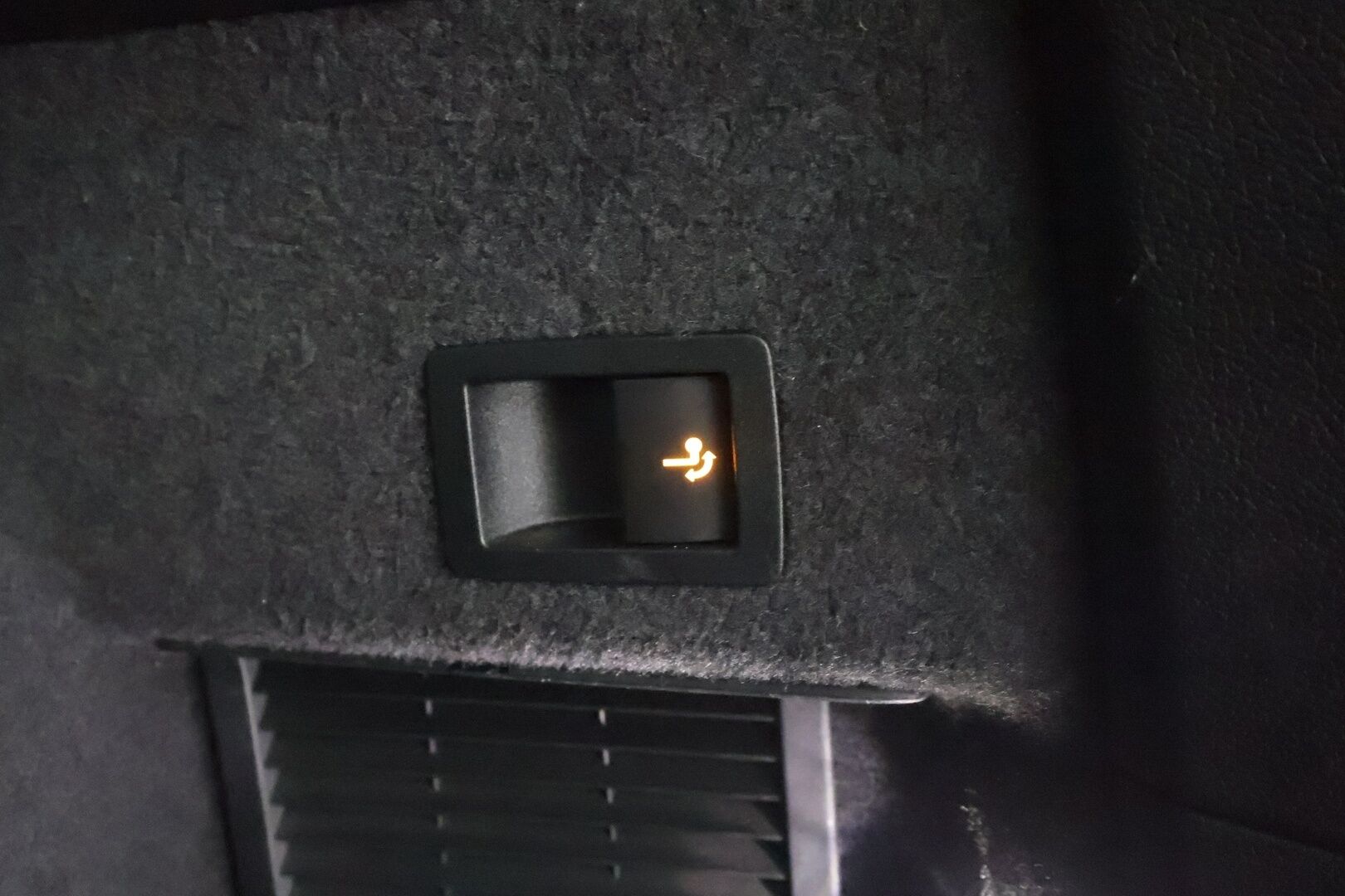 SKODA KODIAQ 2022 2,0 TSI 4x4 SportLine DSG * ACC / Webasto / Koukku / Matrix-LED / Muistipenkki / P.Kamera / 7-Paik / Apple&android * - *2x renkaat&vanteet* - HULLUT AVAJAISHULINAT KORKOTARJOUS 3,29 %