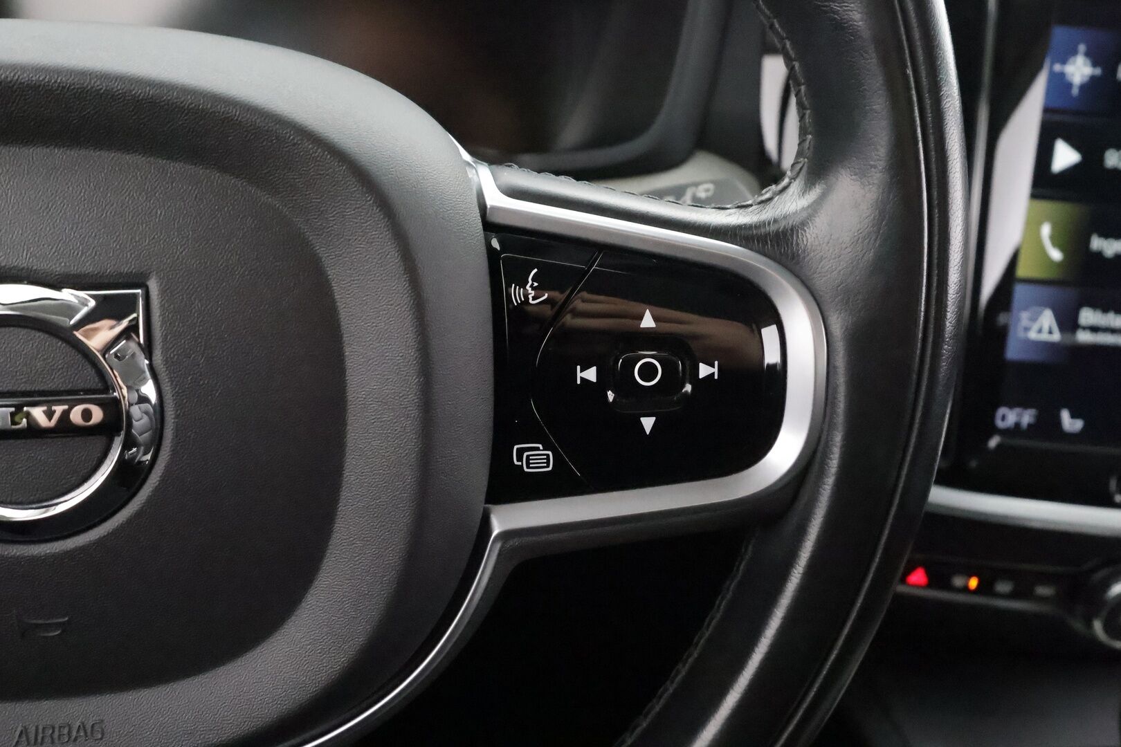 Volvo V60 2019 D3 AWD Inscription - | Sportnahat | Webasto | ACC | LED | P.Tutkat | Kaistavahti | Keyless |