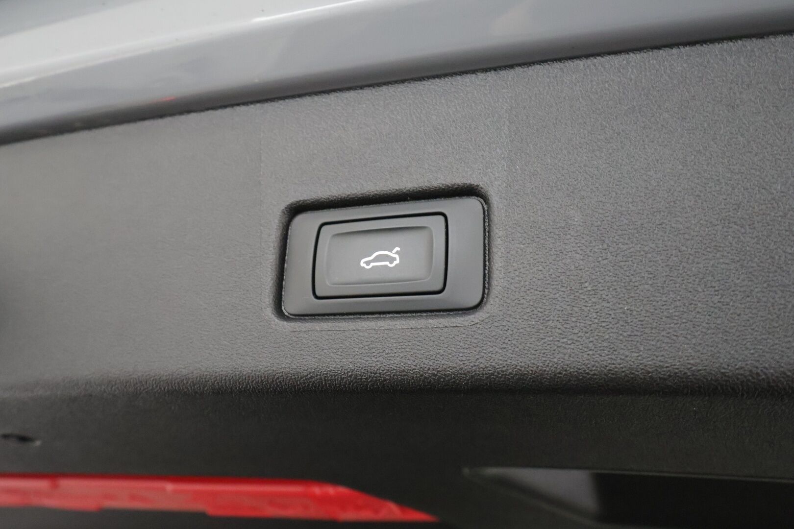 AUDI Q4 E-TRON 2023 50 E-Tron Quattro * ACC / P.kamera / ILP / Koukku / Sporttipenkit / LED / Sähköluukku / Digimittaristo * - Akku kuntotarkastettu