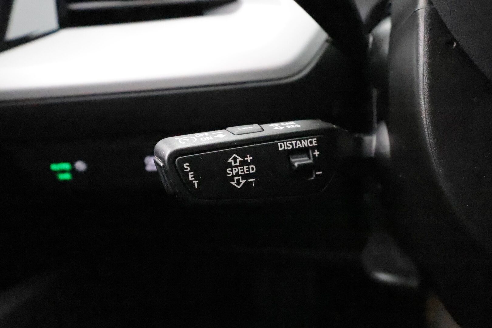 AUDI Q4 E-TRON 2023 50 E-Tron Quattro * ACC / P.kamera / ILP / Koukku / Sporttipenkit / LED / Sähköluukku / Digimittaristo * - Akku kuntotarkastettu