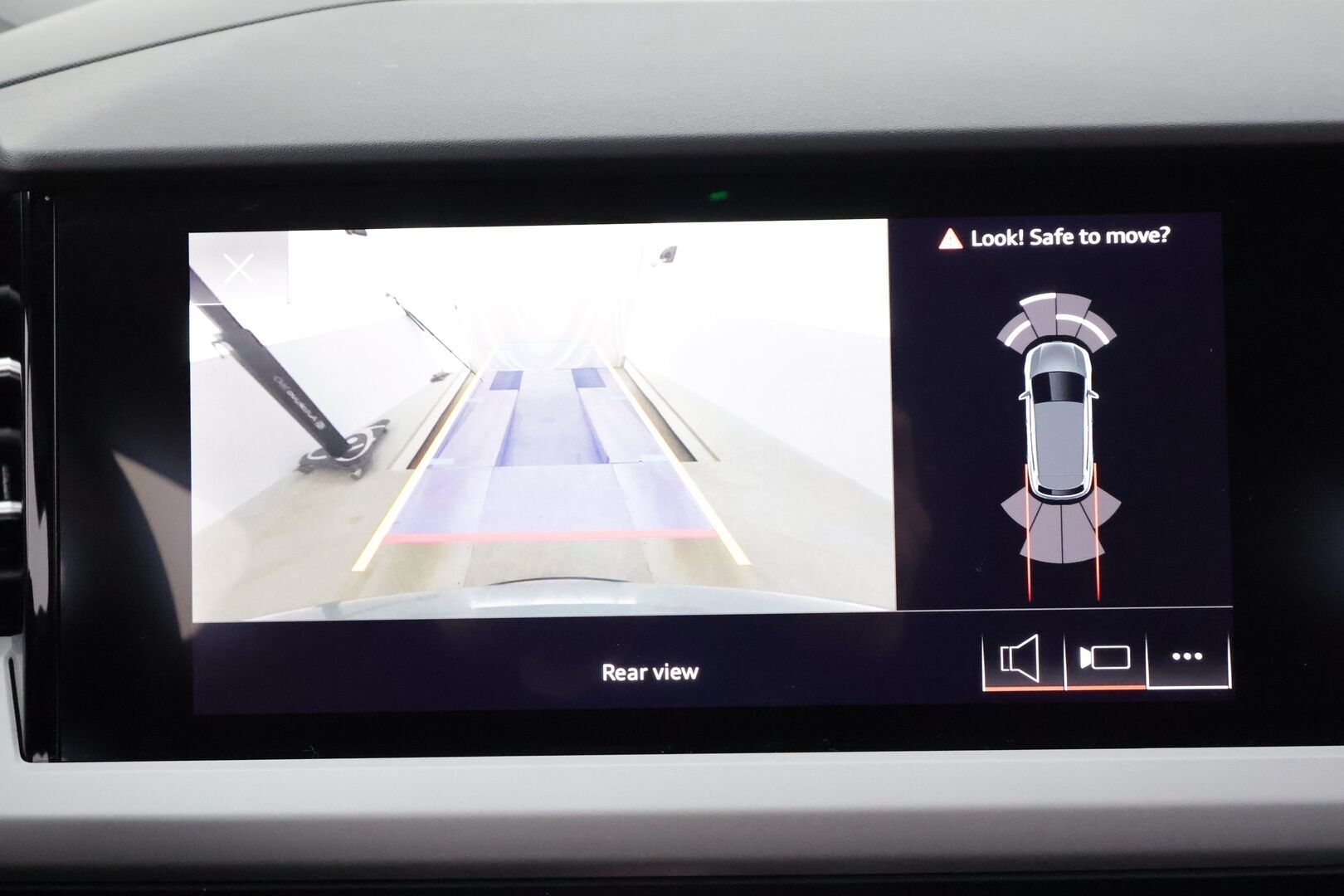 AUDI Q4 E-TRON 2023 50 E-Tron Quattro * ACC / P.kamera / ILP / Koukku / Sporttipenkit / LED / Sähköluukku / Digimittaristo * - Akku kuntotarkastettu