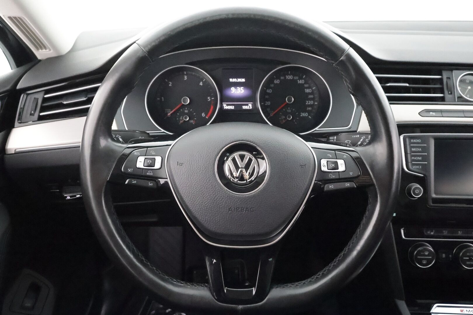 VOLKSWAGEN PASSAT 2016 2,0TDI 190hv 4Motion Highline - | ACC | Webasto | Koukku | LED | Ergocomfort istuin | P.Kamera | Kahdet Renkaat |